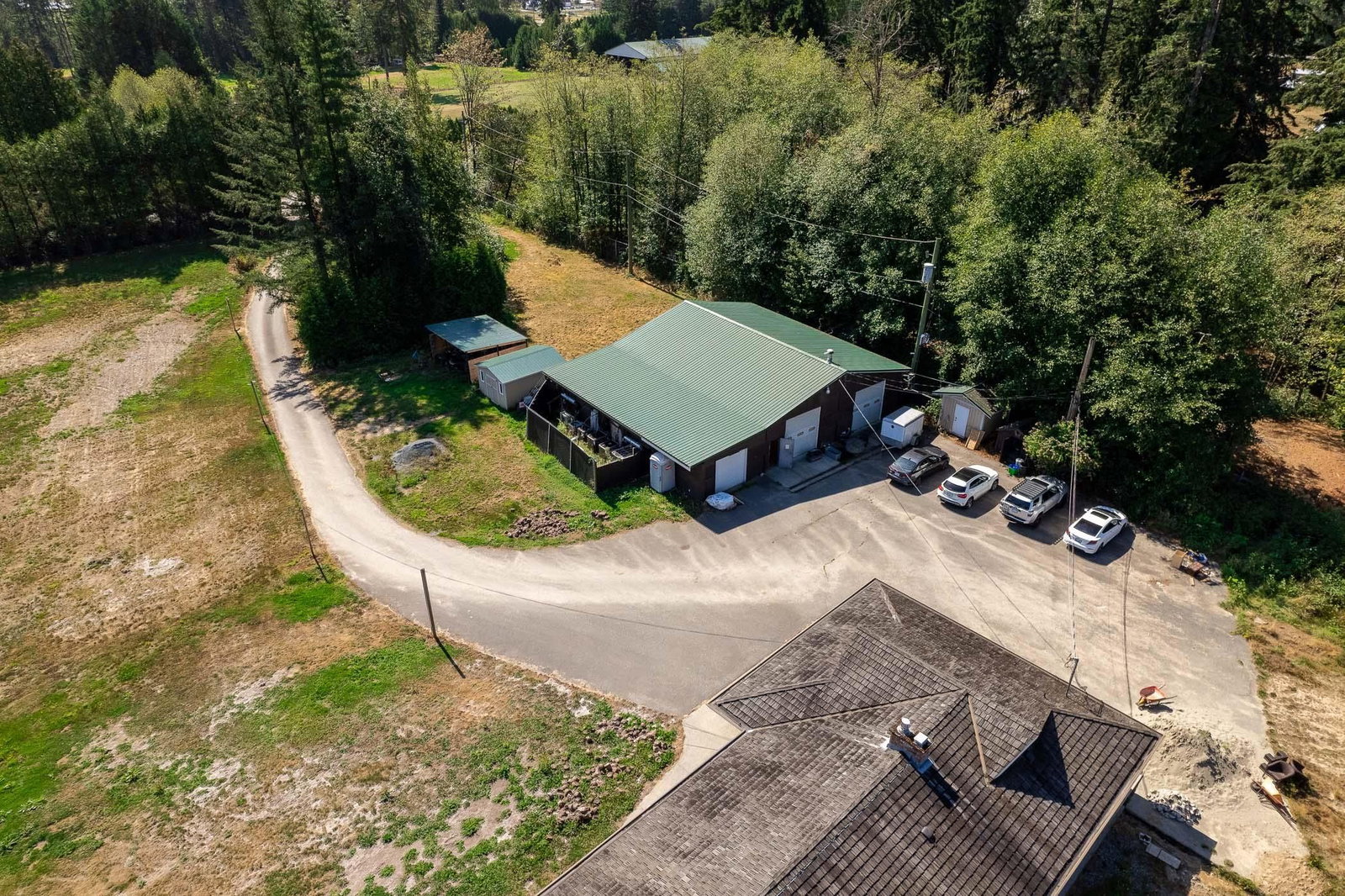 Listing Image 4