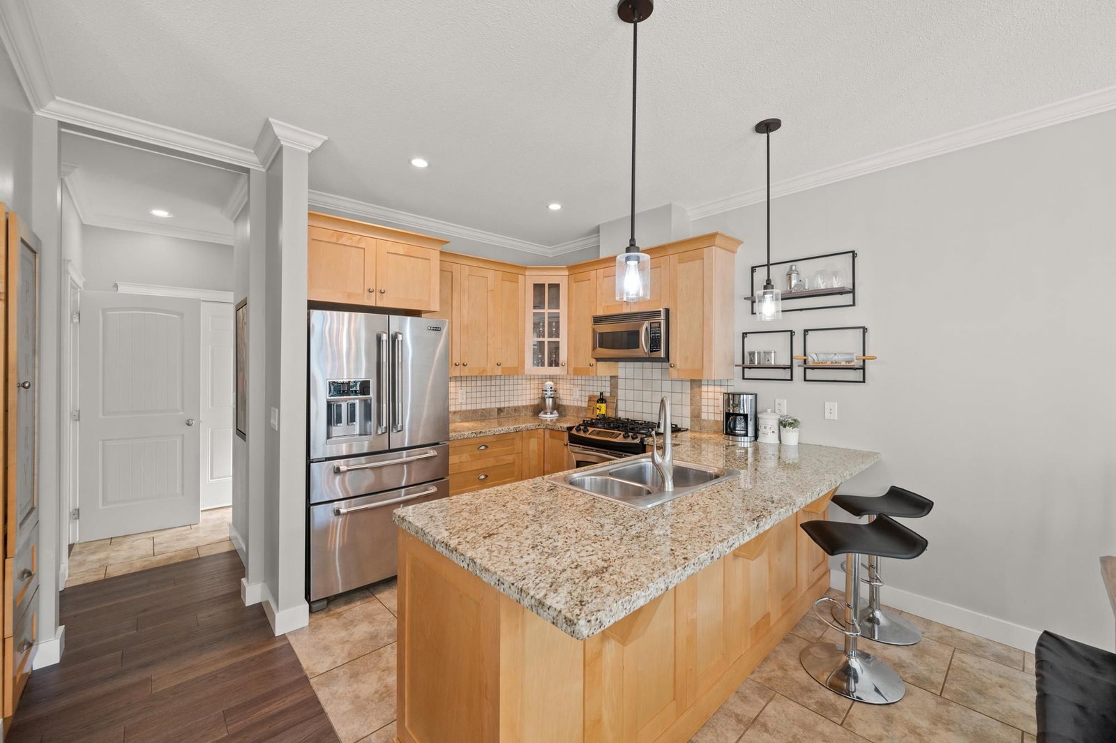 Listing Image 11