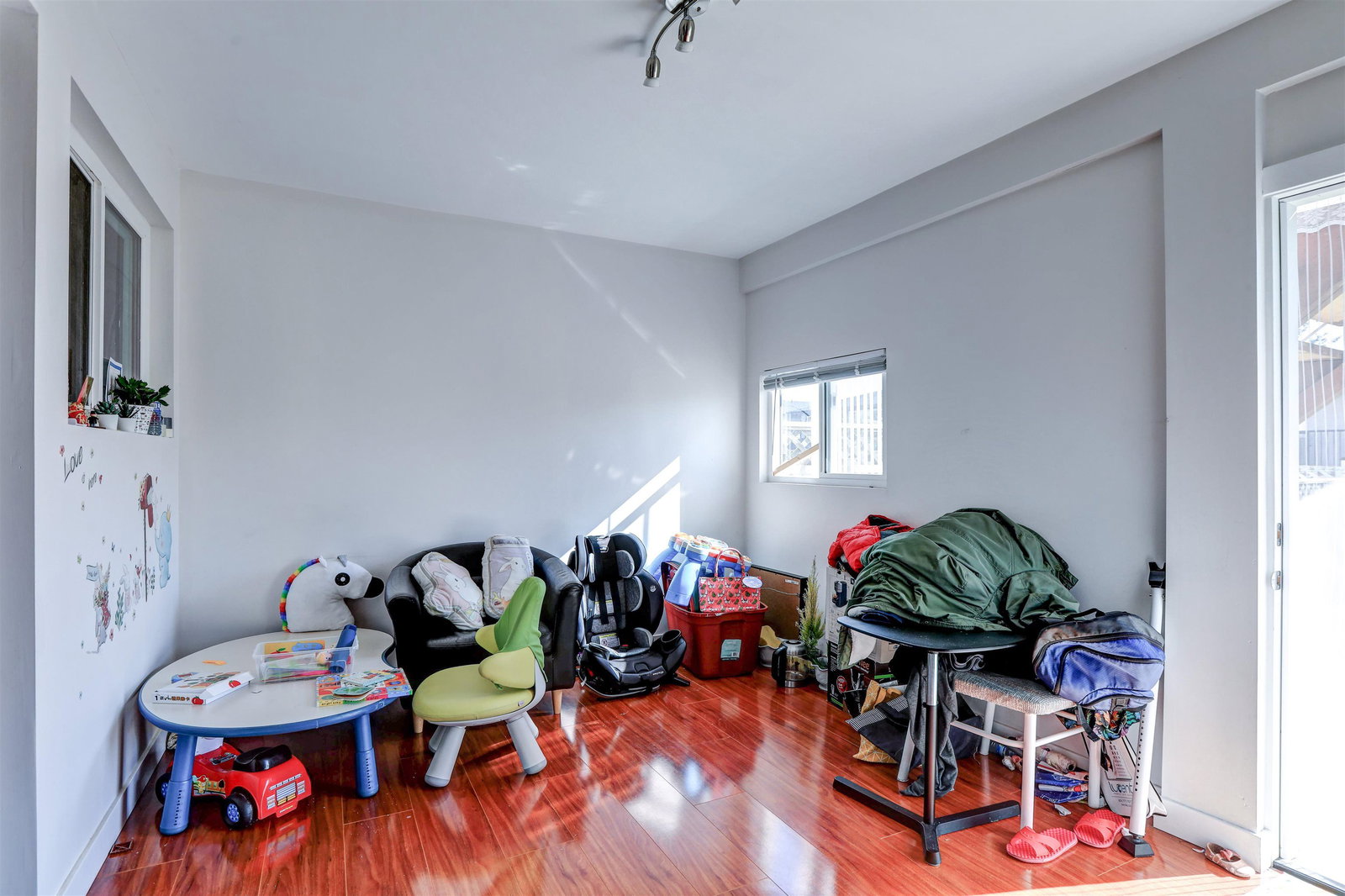 Listing Image 17