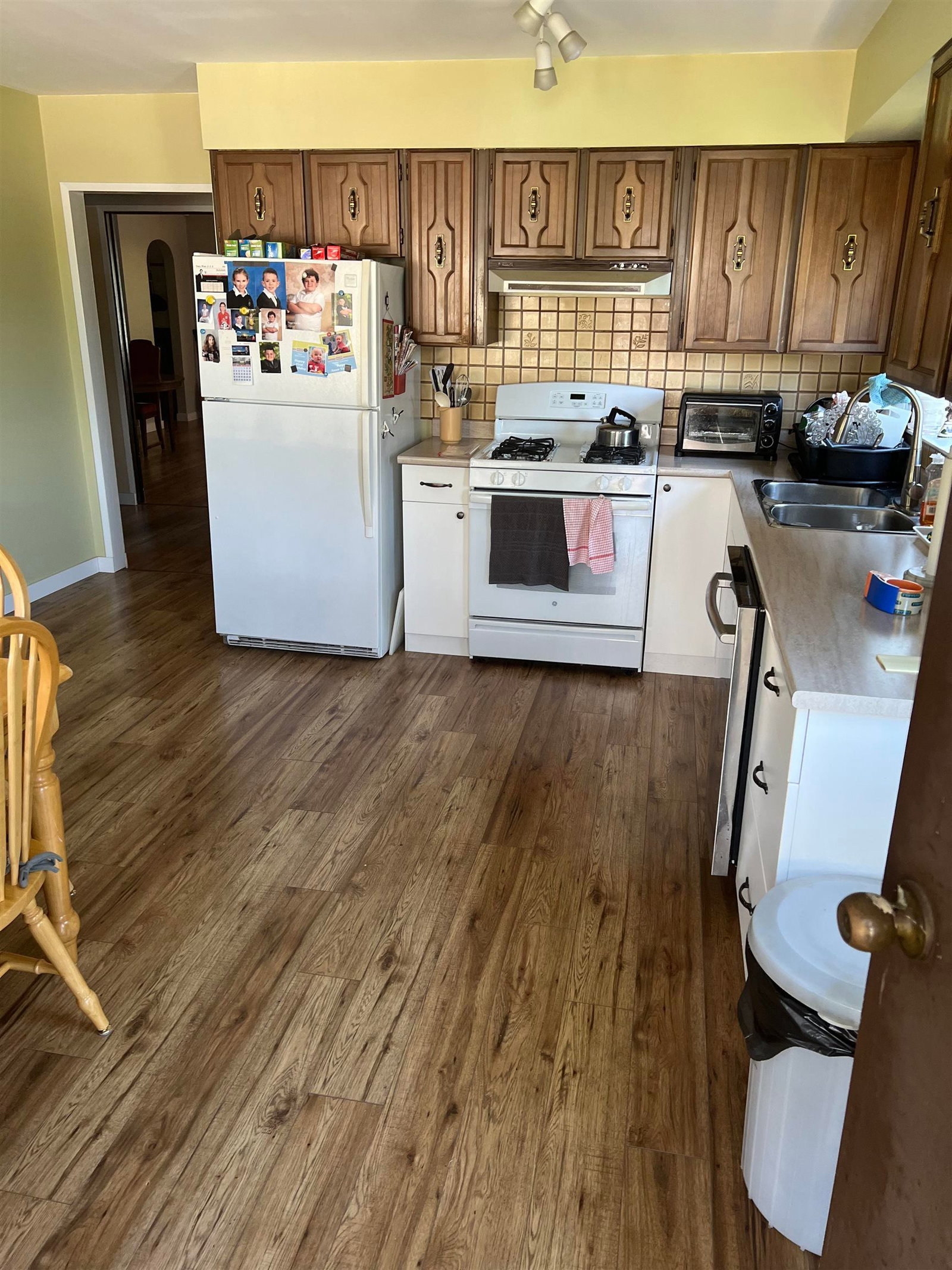 Listing Image 3