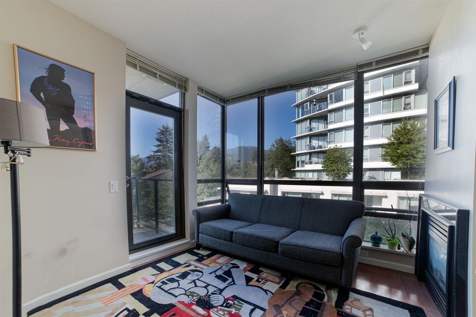 Listing Image 6