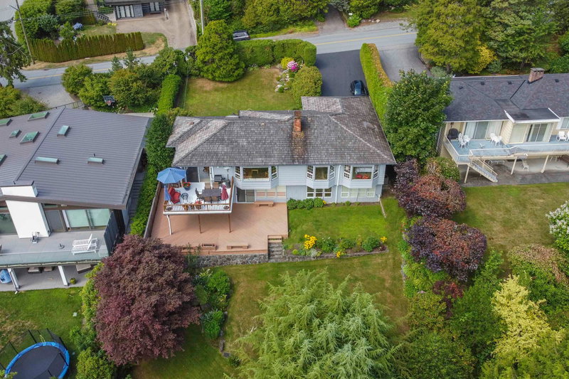 96 Bonnymuir Drive, West Vancouver, V7S 1L2 | Image 3