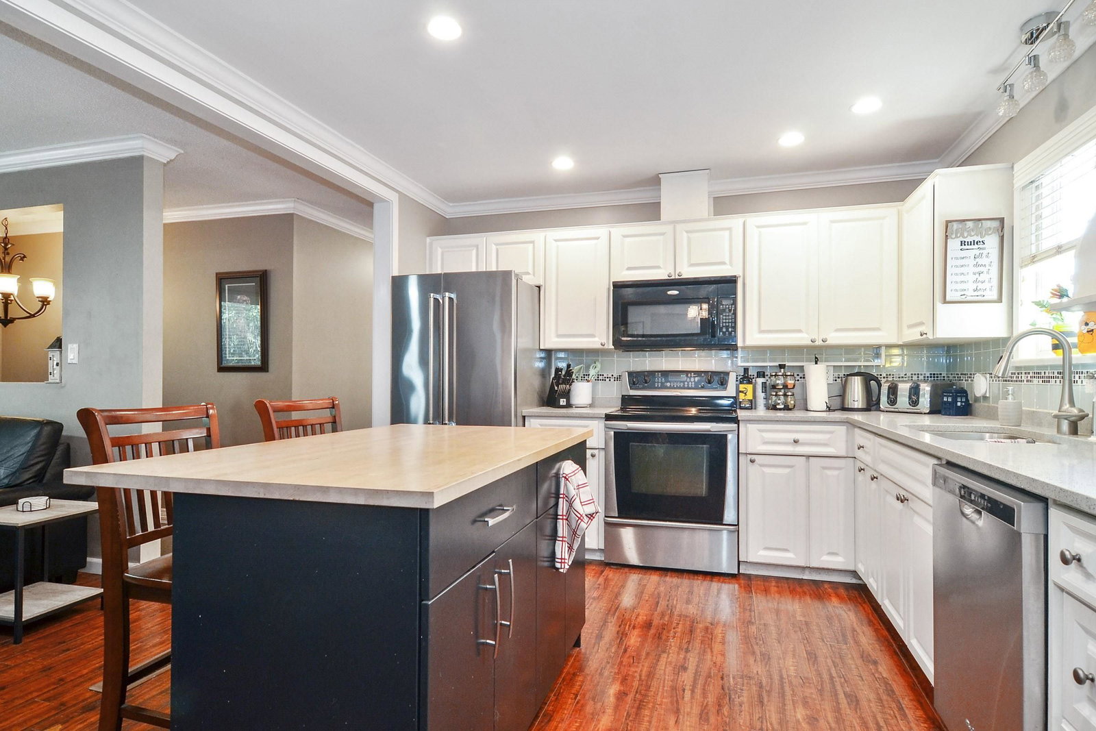 Listing Image 5