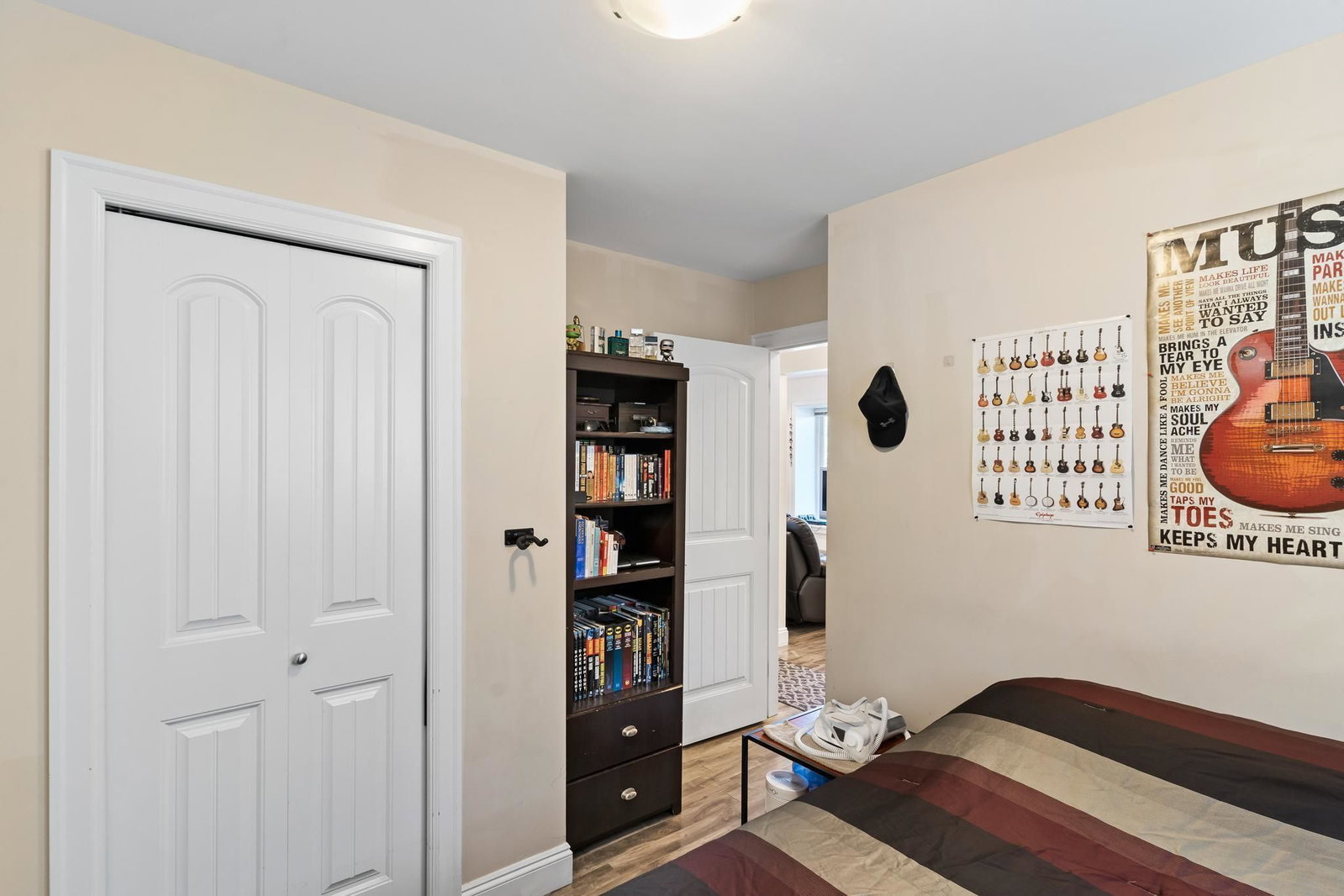 Listing Image 33