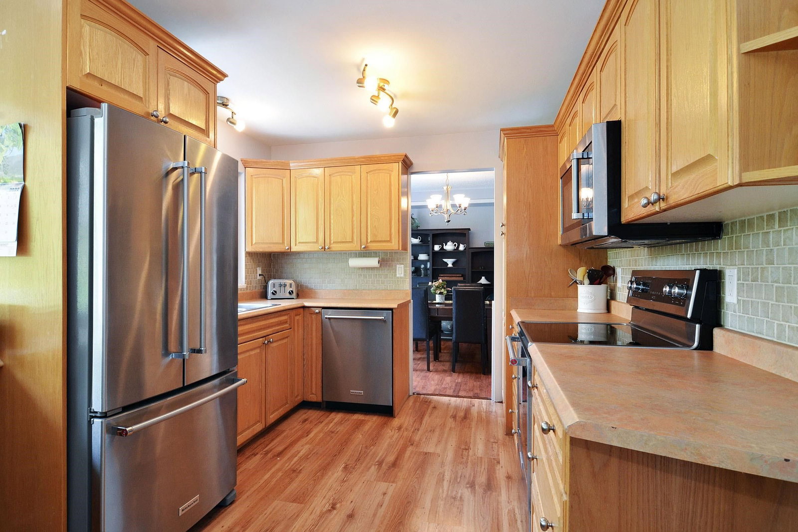 Listing Image 6