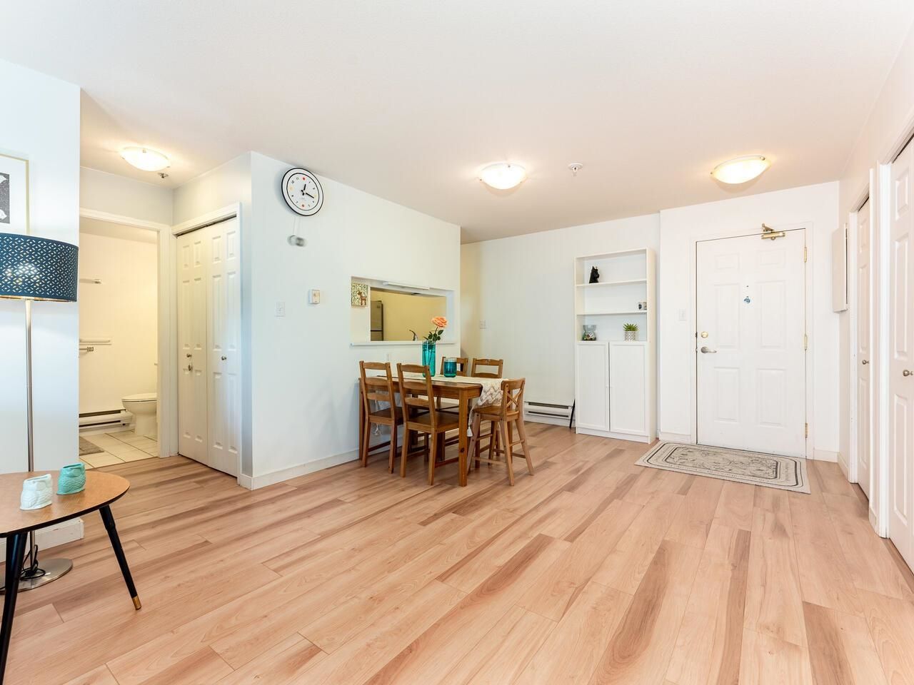 Listing Image 5