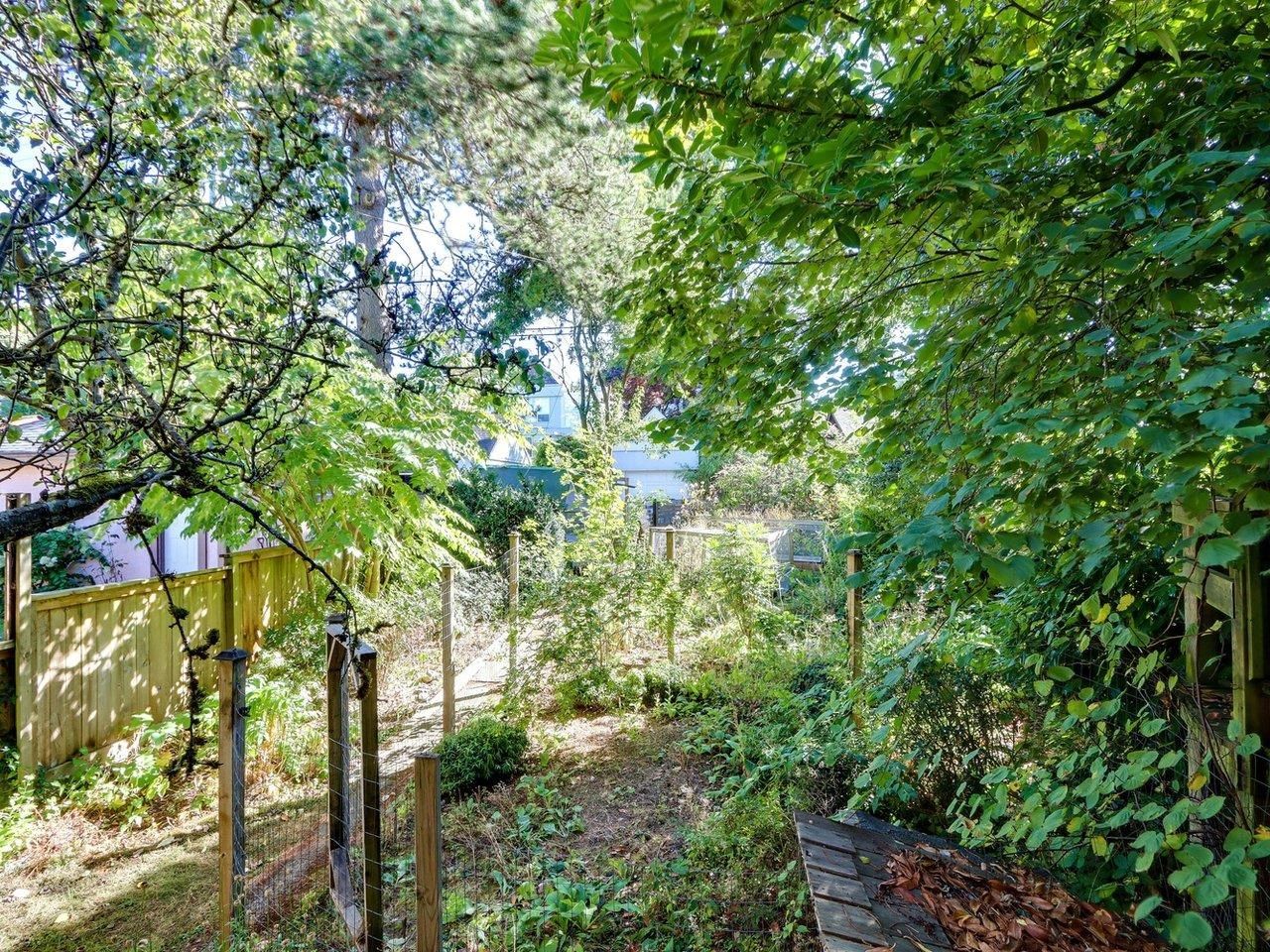 Listing Image 16