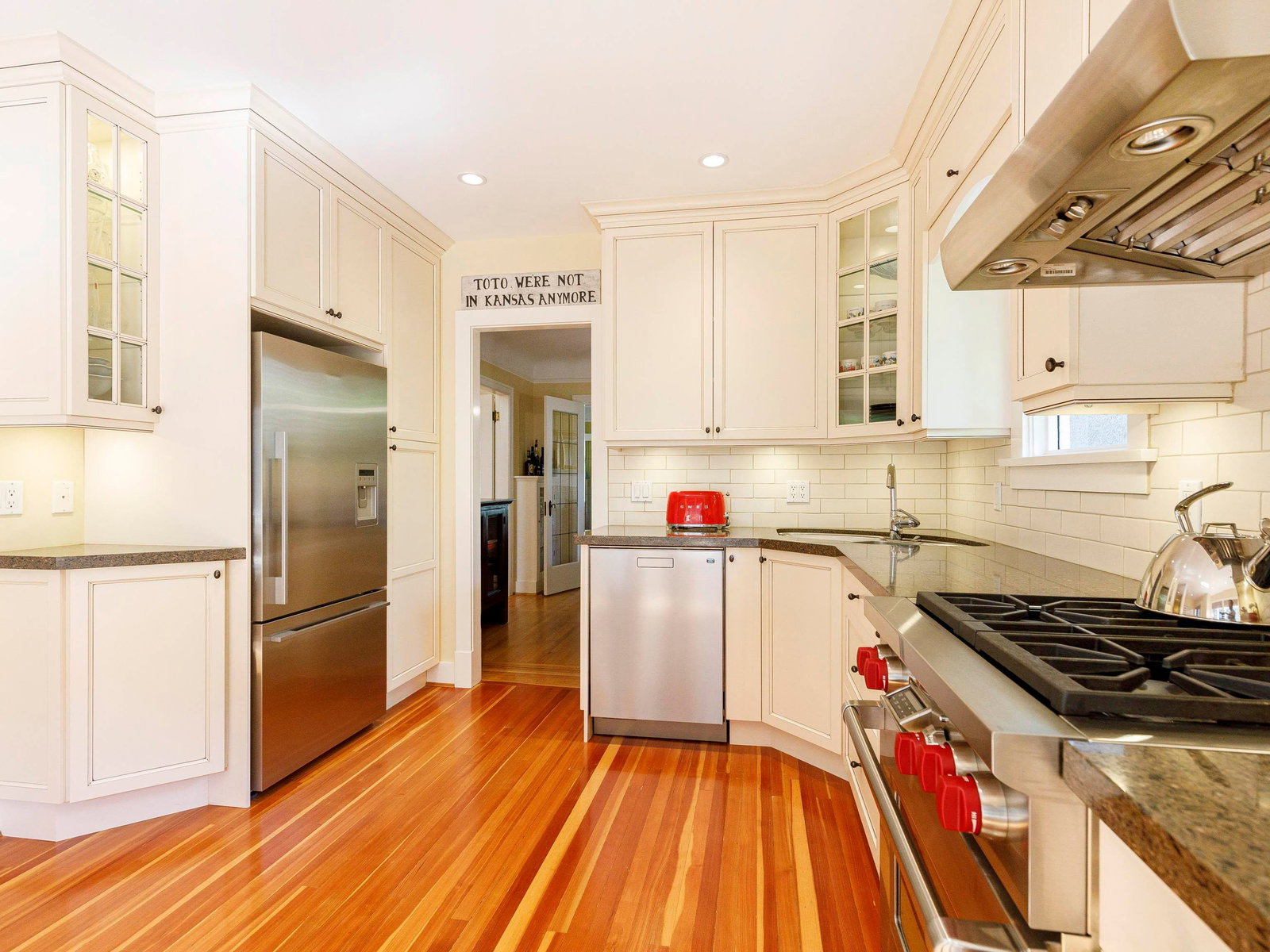 Listing Image 12