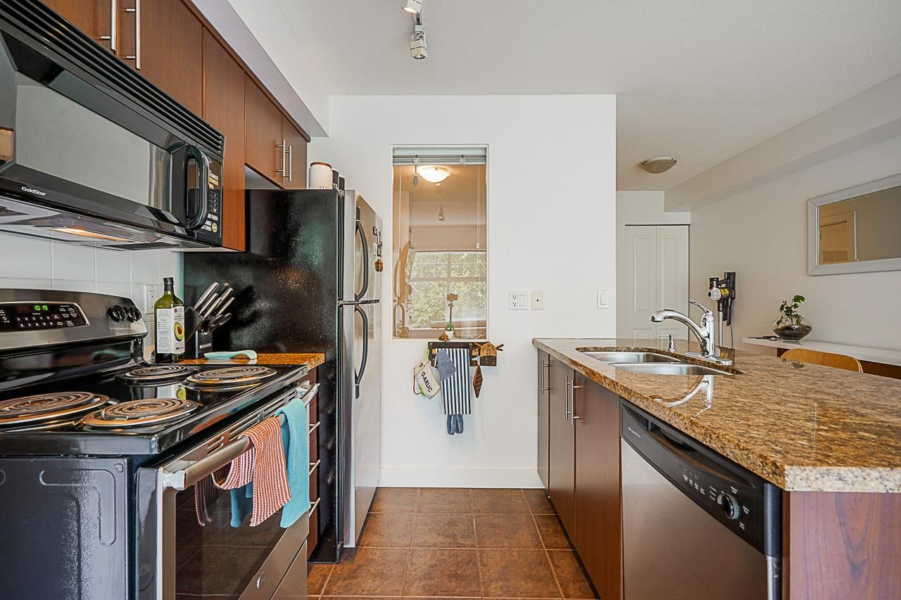 Listing Image 4