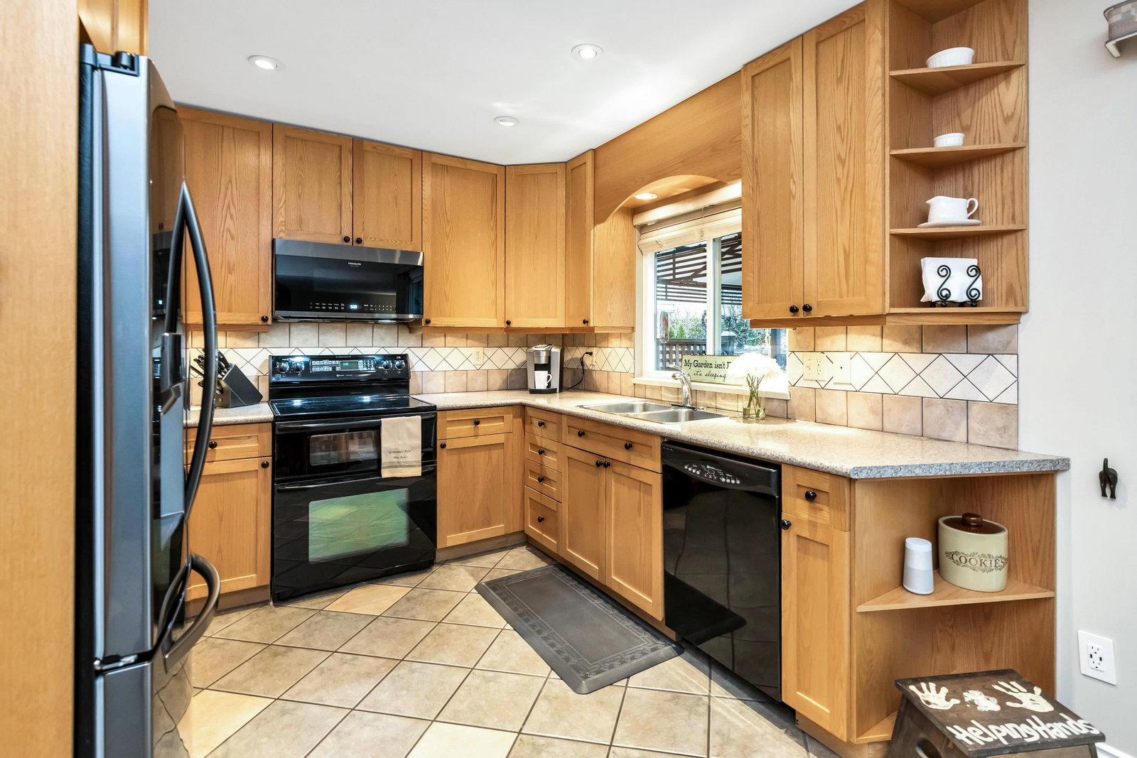 Listing Image 12