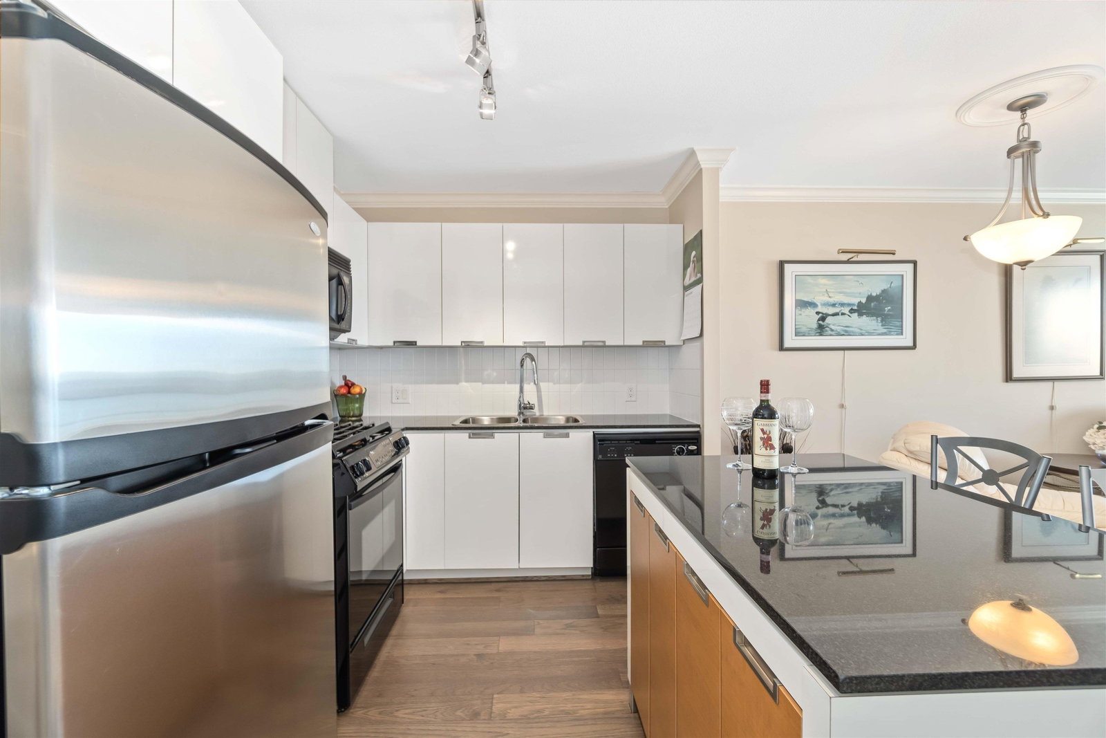 Listing Image 15