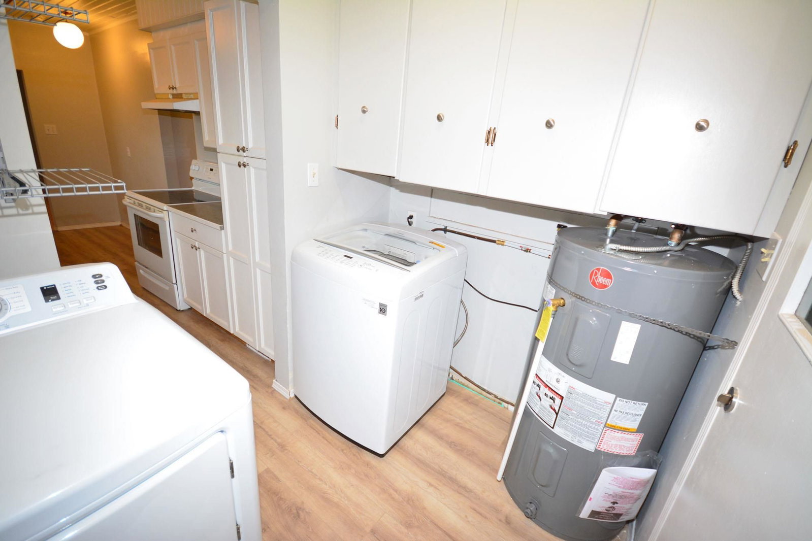 Listing Image 5
