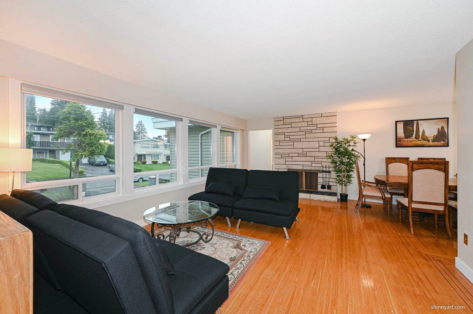 Listing Image 4
