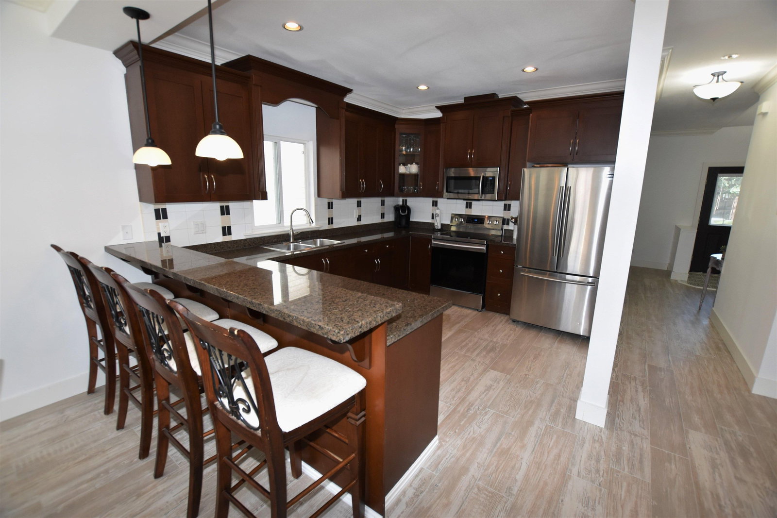 Listing Image 9