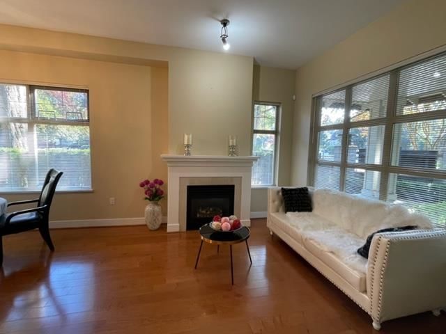 Listing Image 12