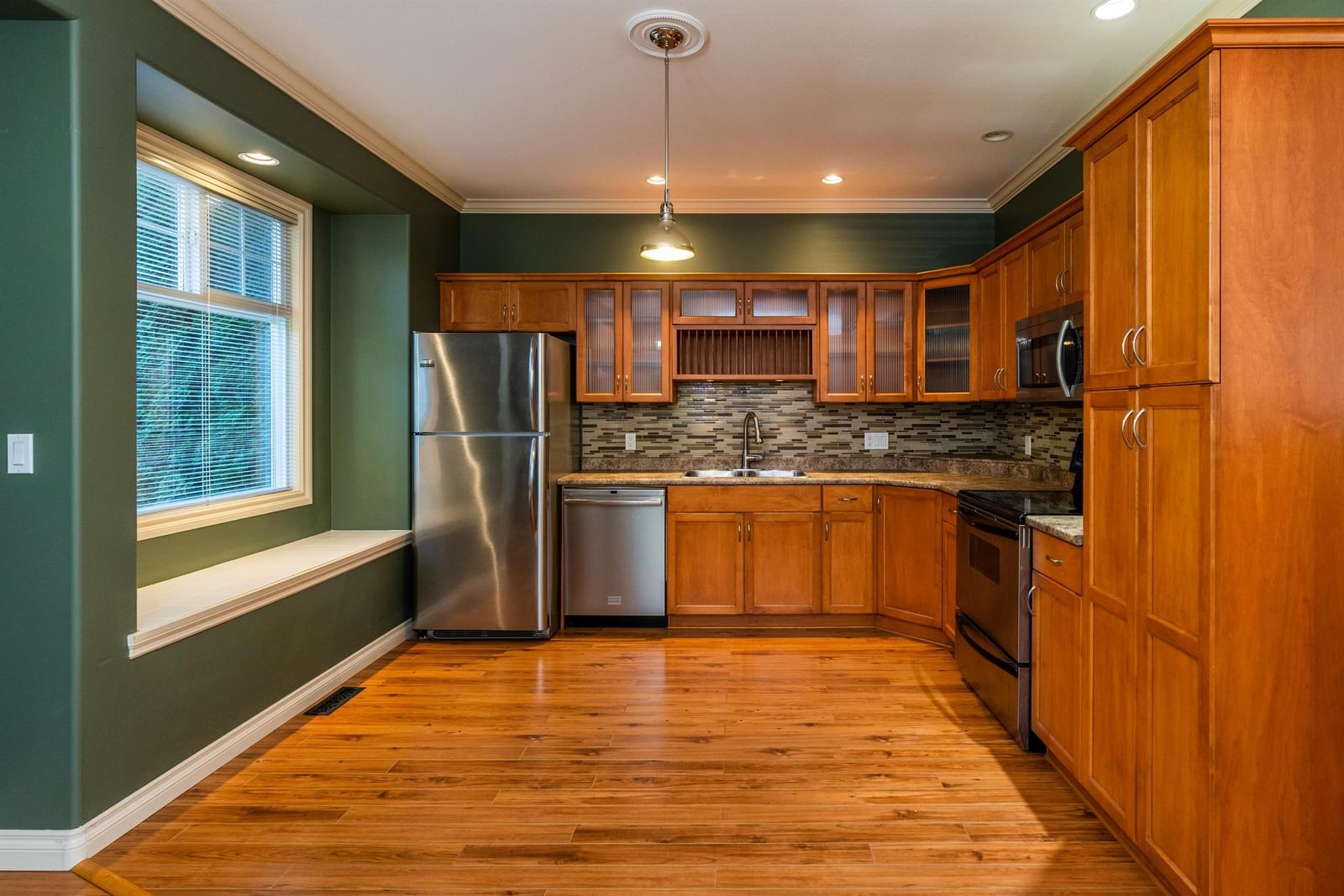 Listing Image 10