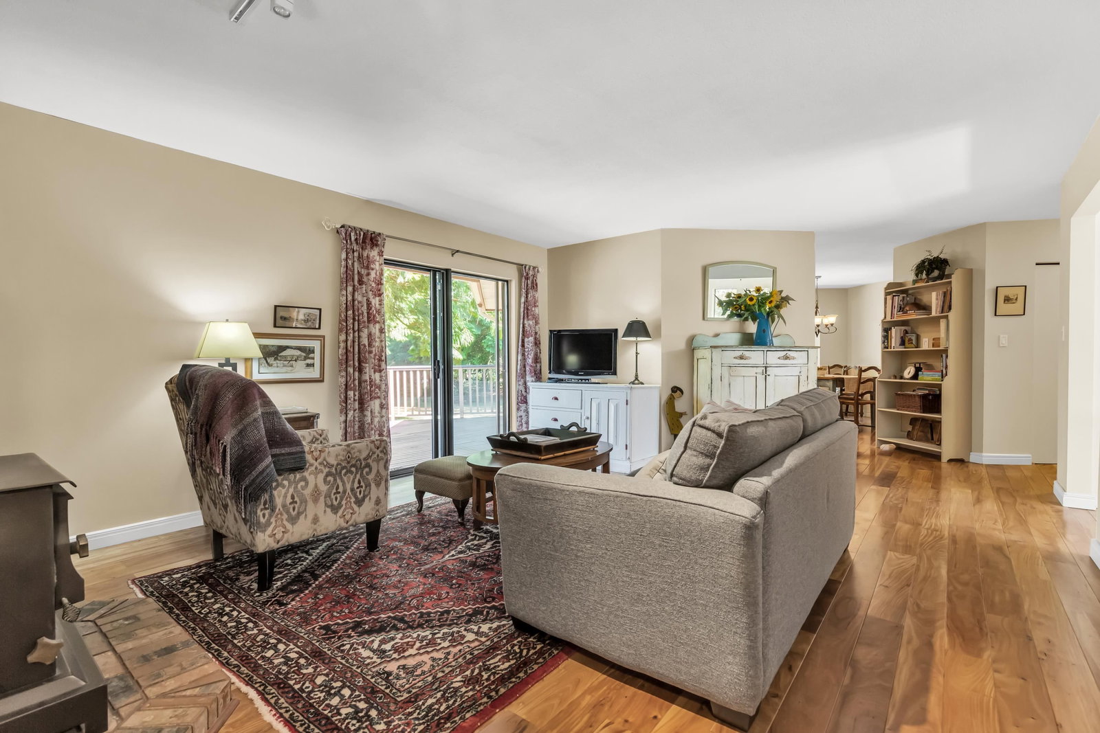 Listing Image 16