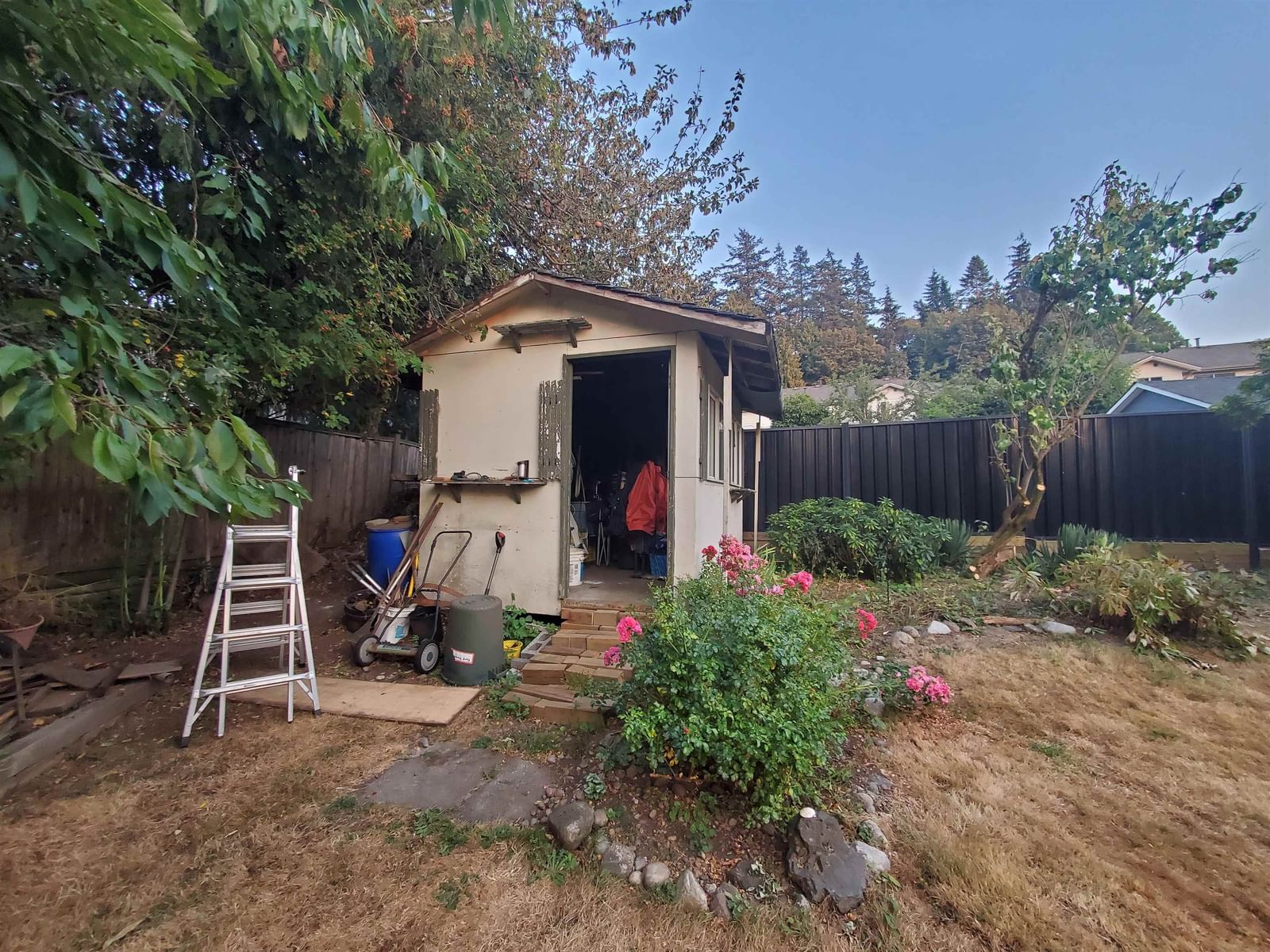 Listing Image 10