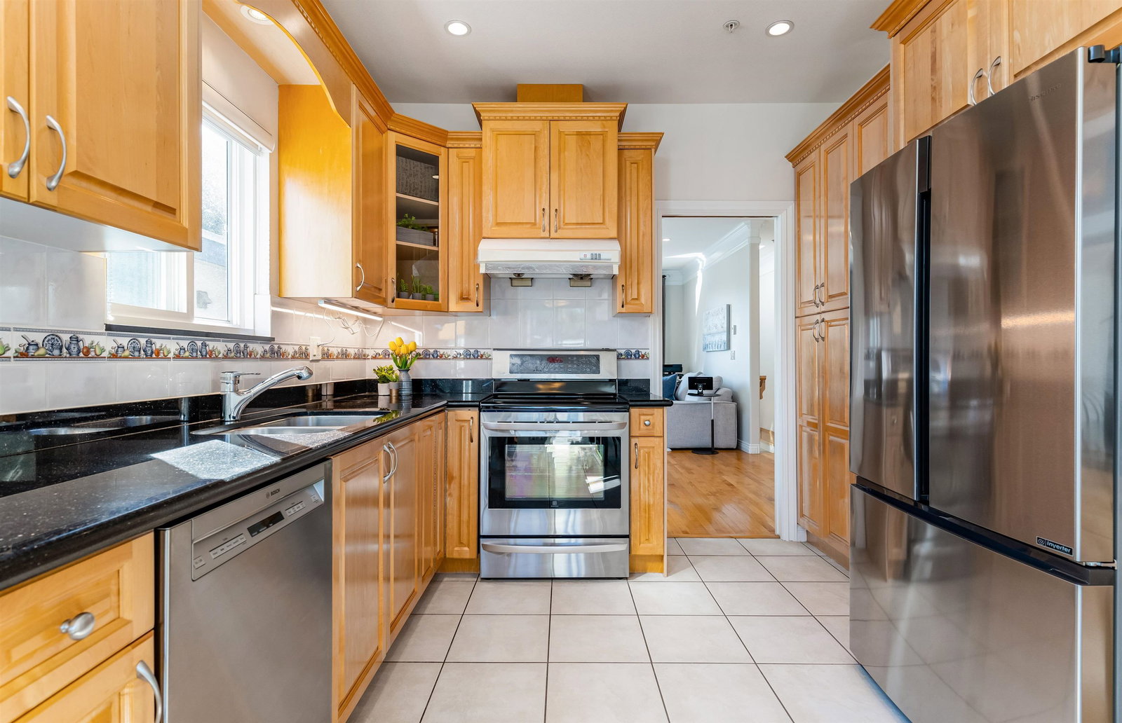 Listing Image 12