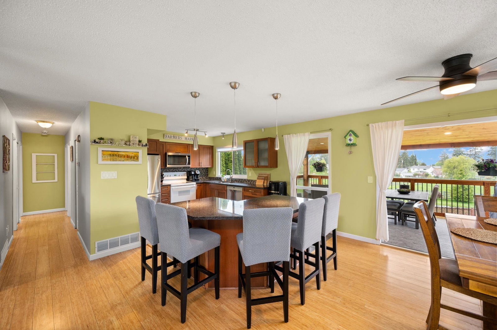 Listing Image 11