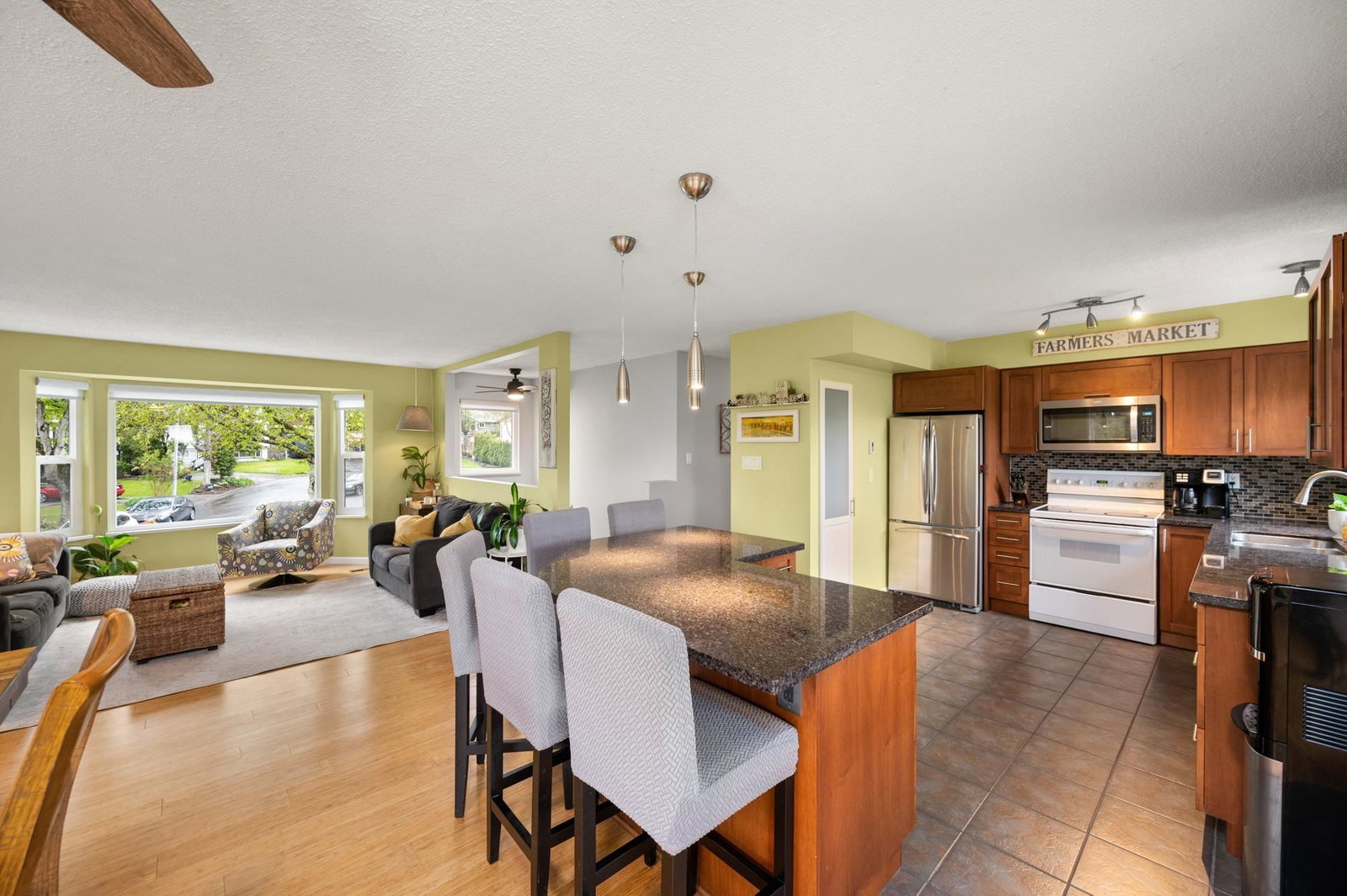 Listing Image 13