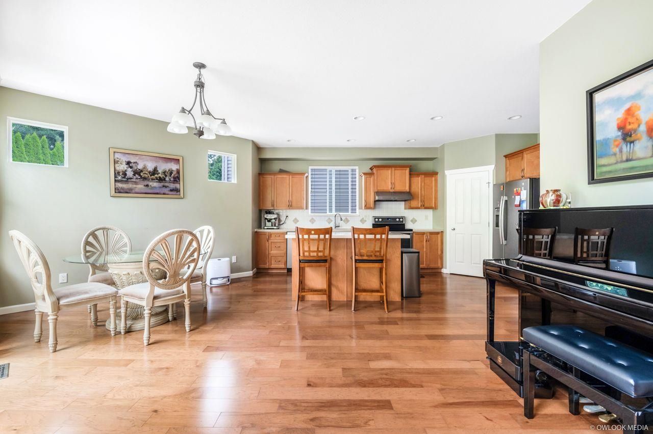 Listing Image 8