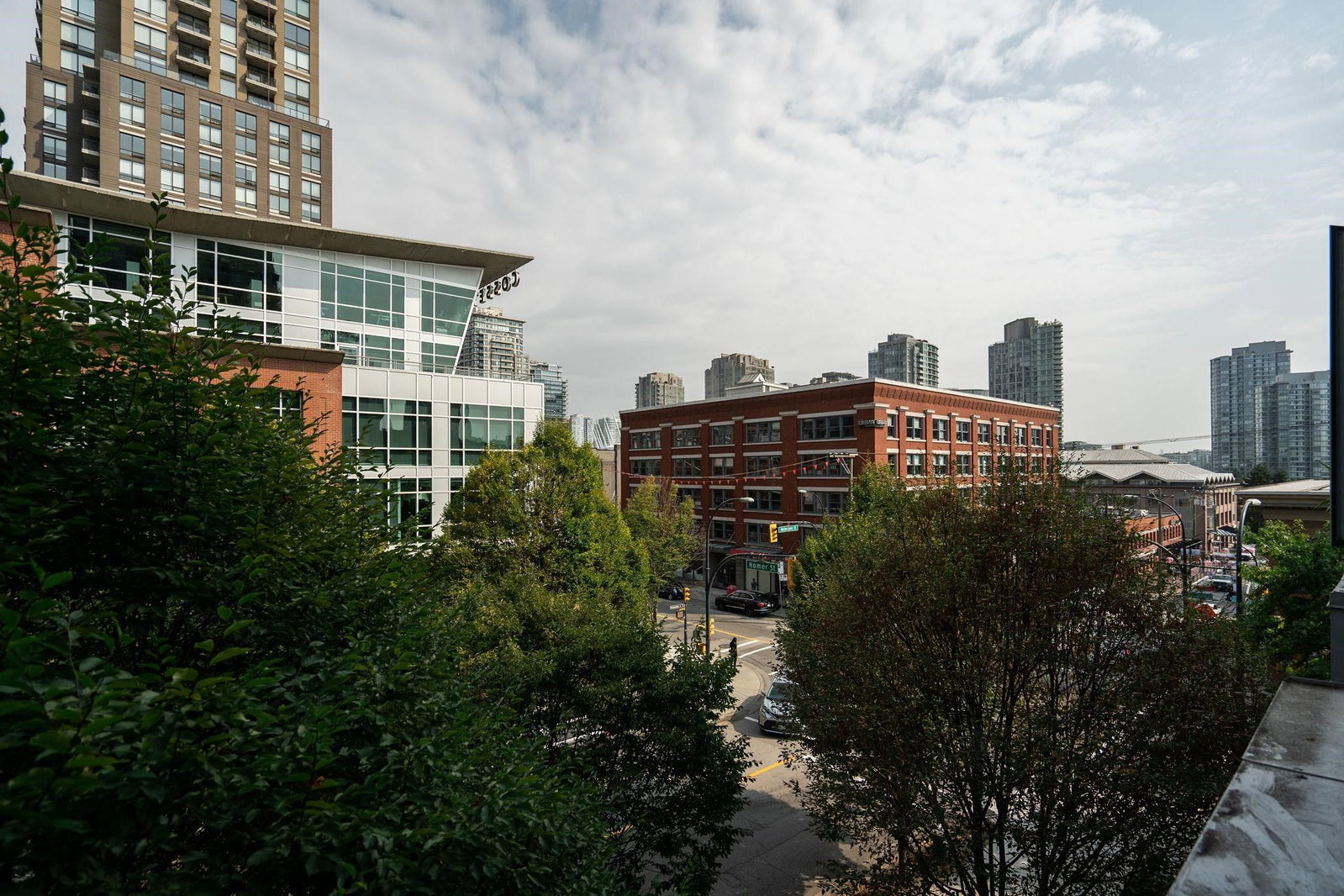 Listing Image 11