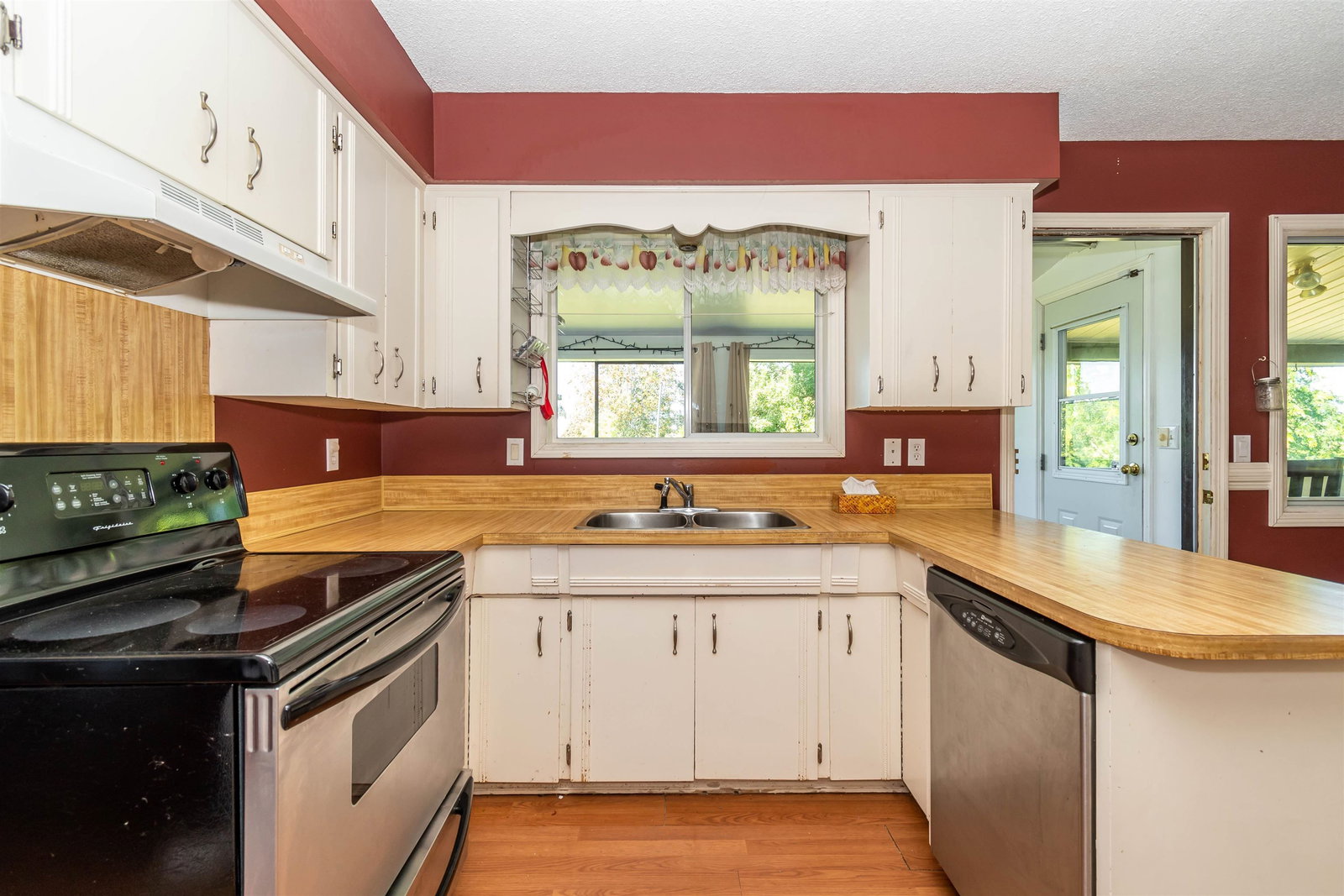 Listing Image 10