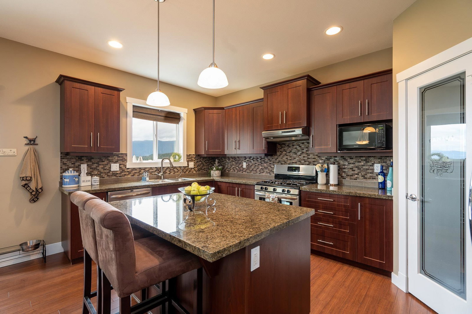 Listing Image 10