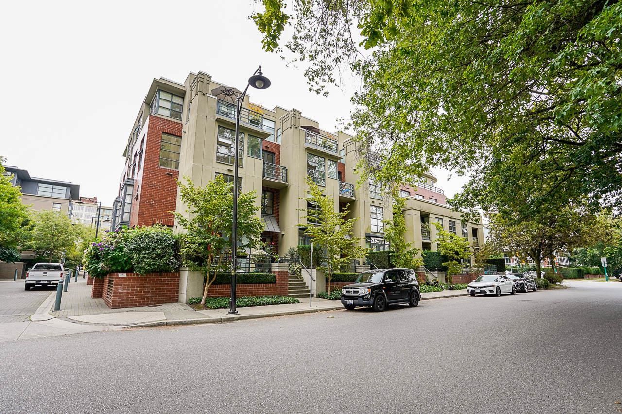 Listing Image 6
