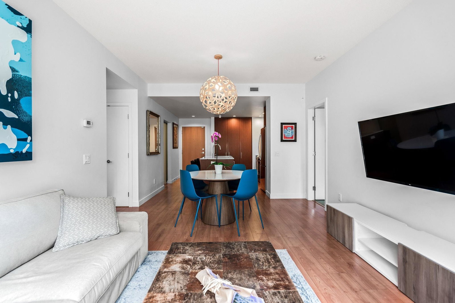 Listing Image 6