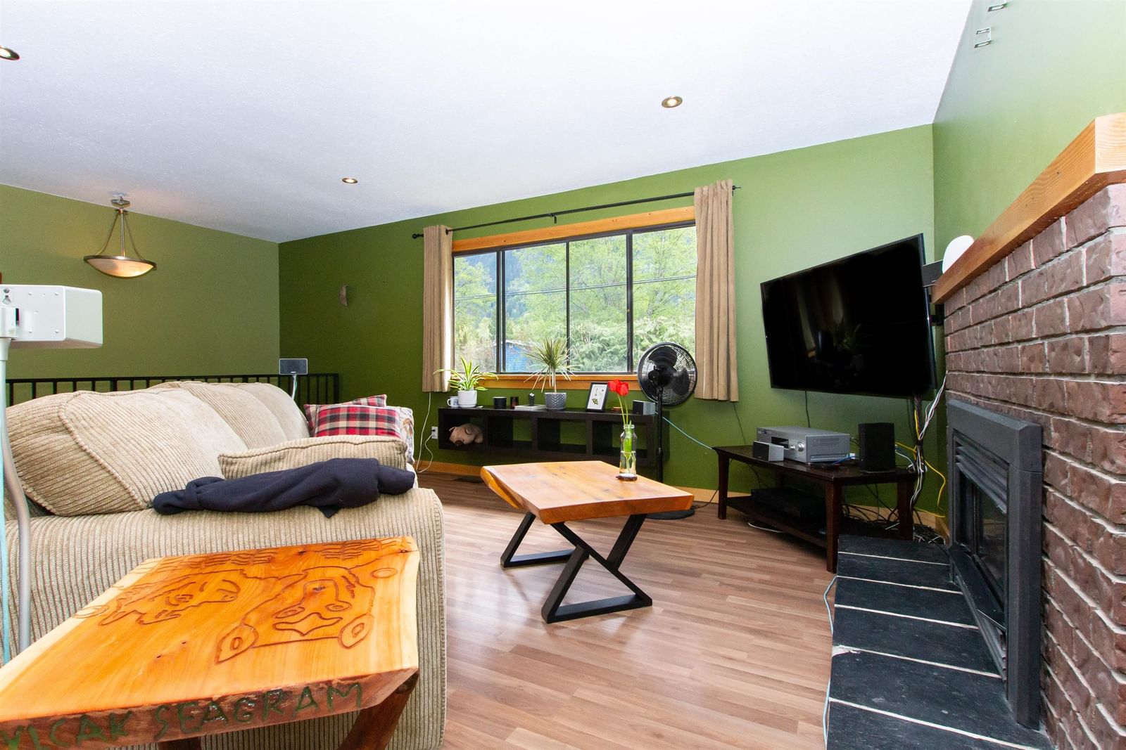 Listing Image 10