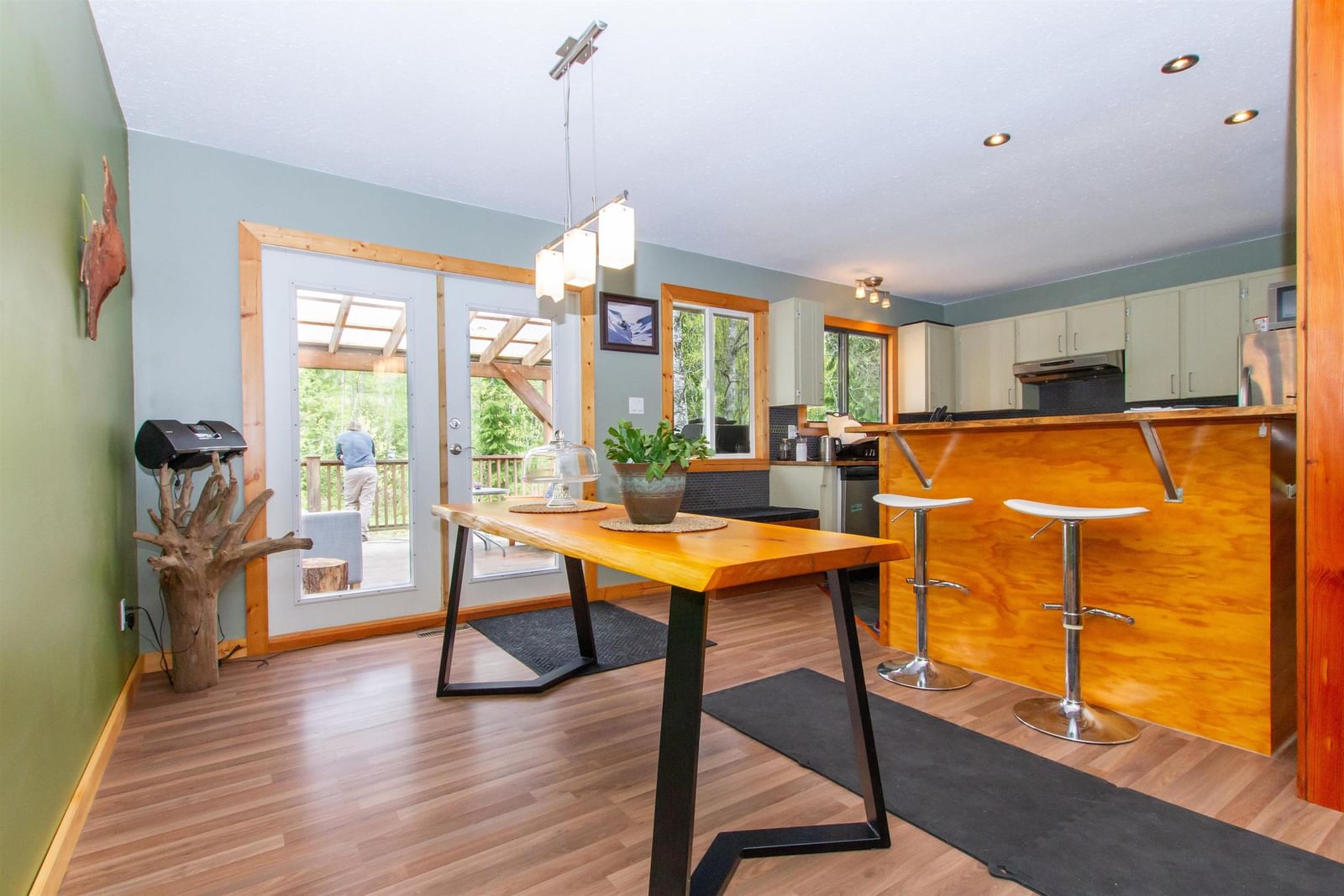 Listing Image 12