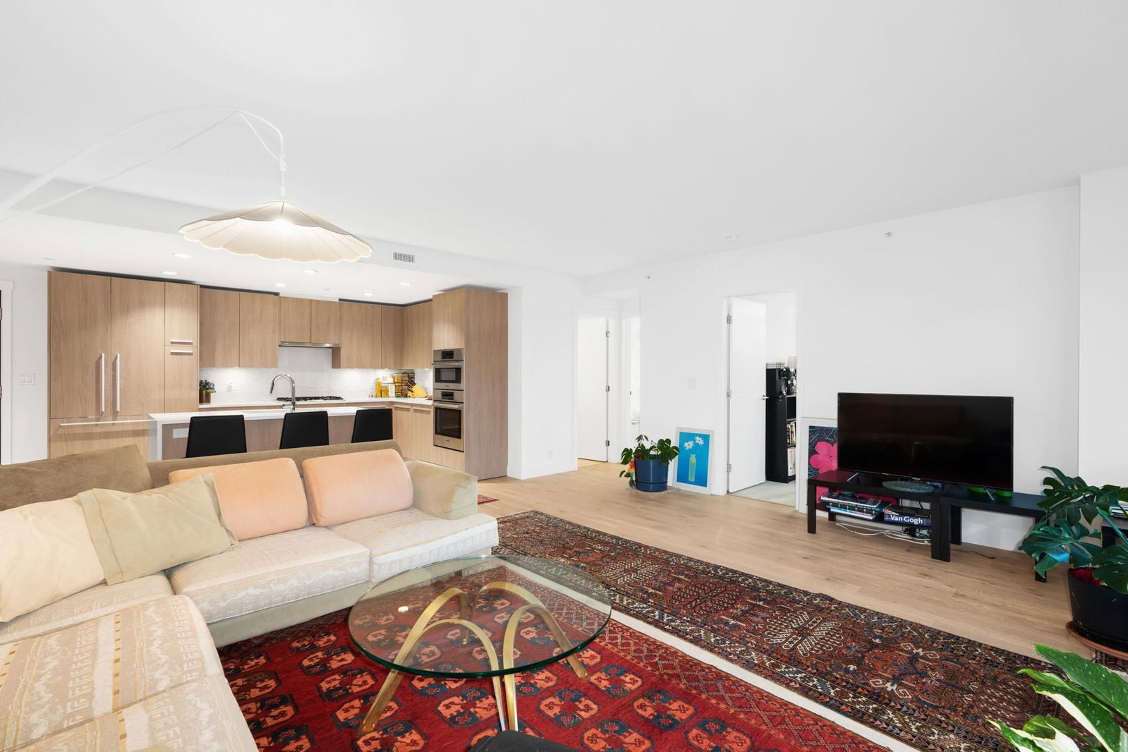 Listing Image 6