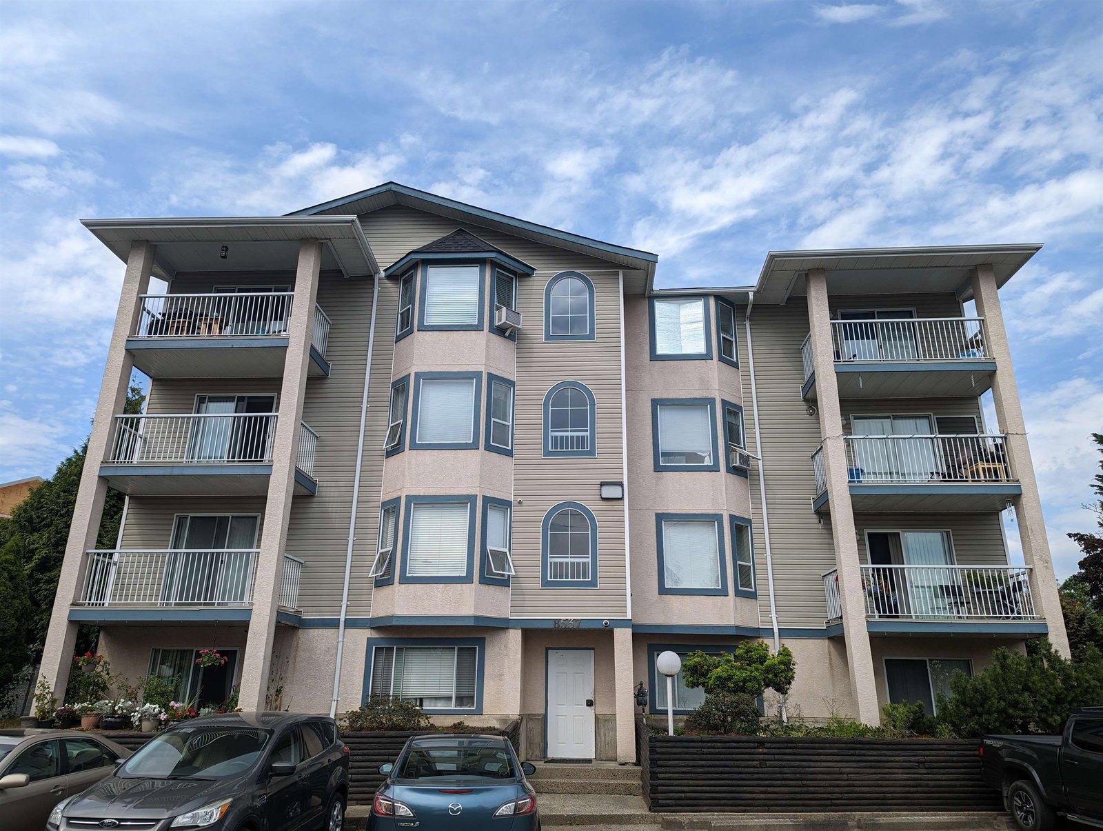 Listing Image 16