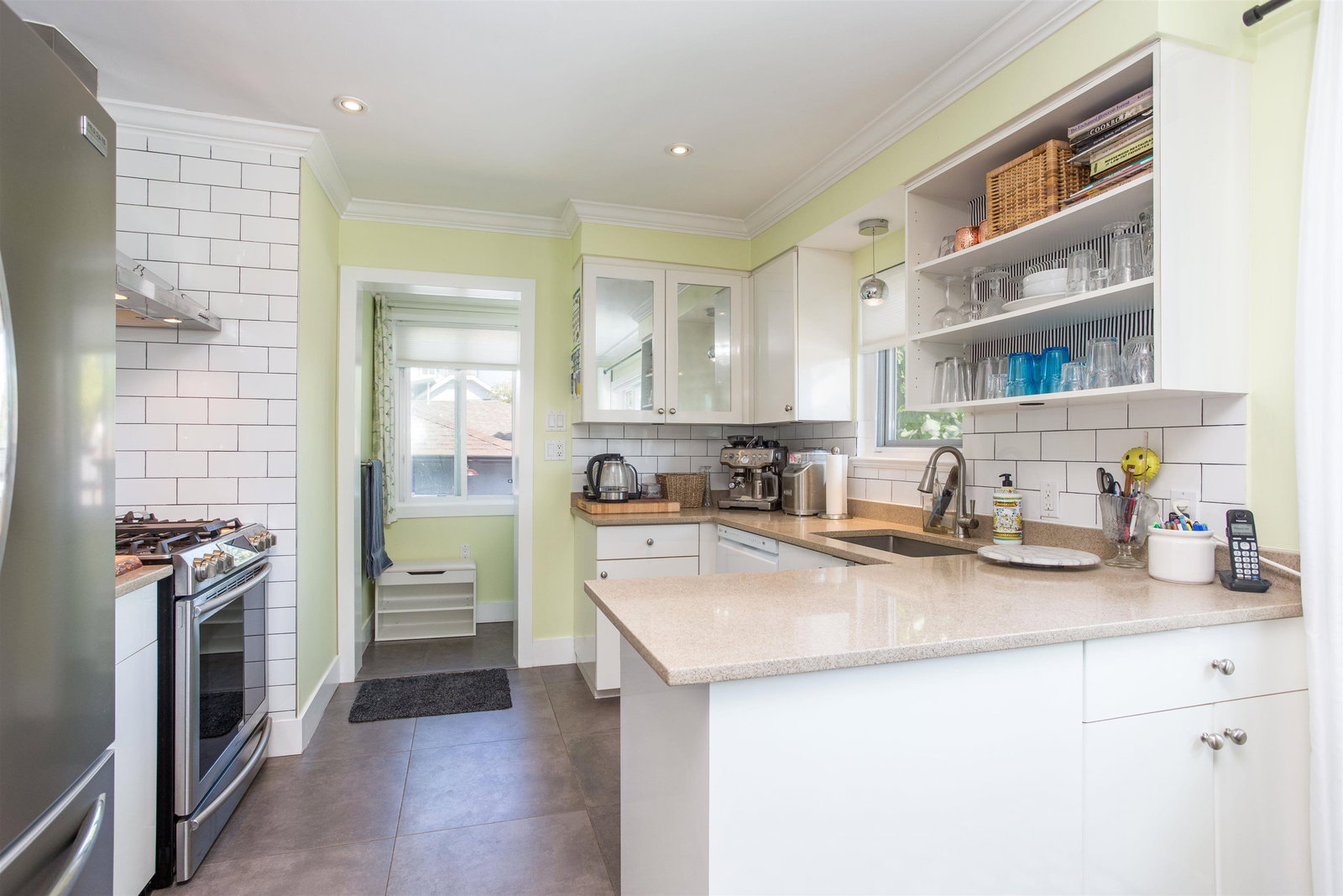 Listing Image 11