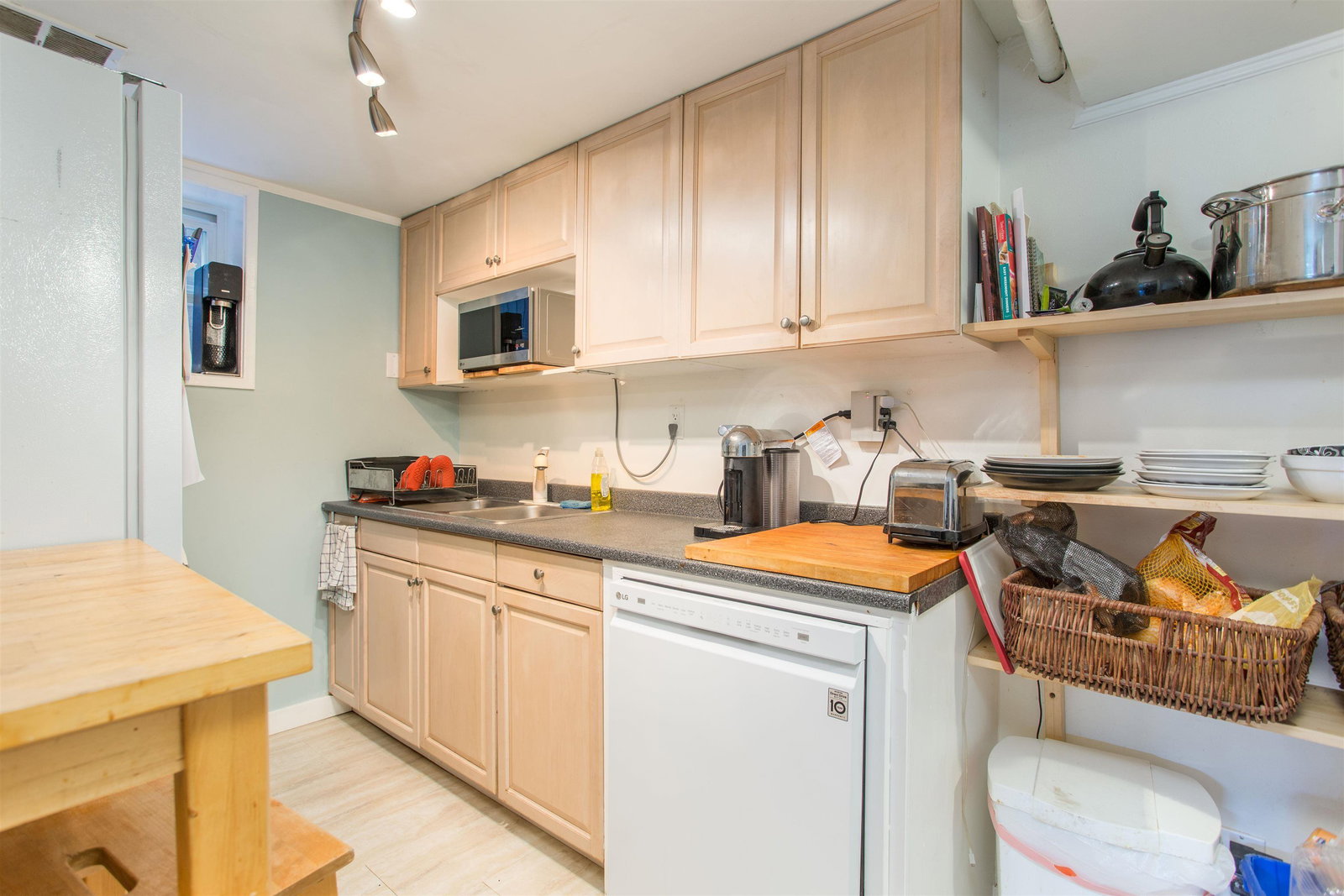 Listing Image 22