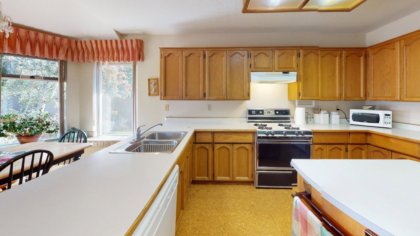 Listing Image 5