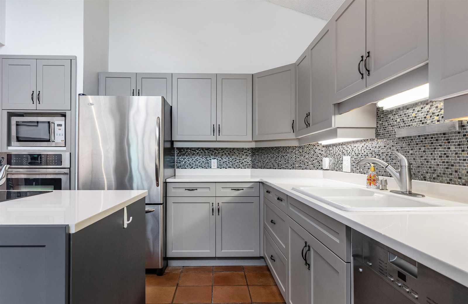 Listing Image 19