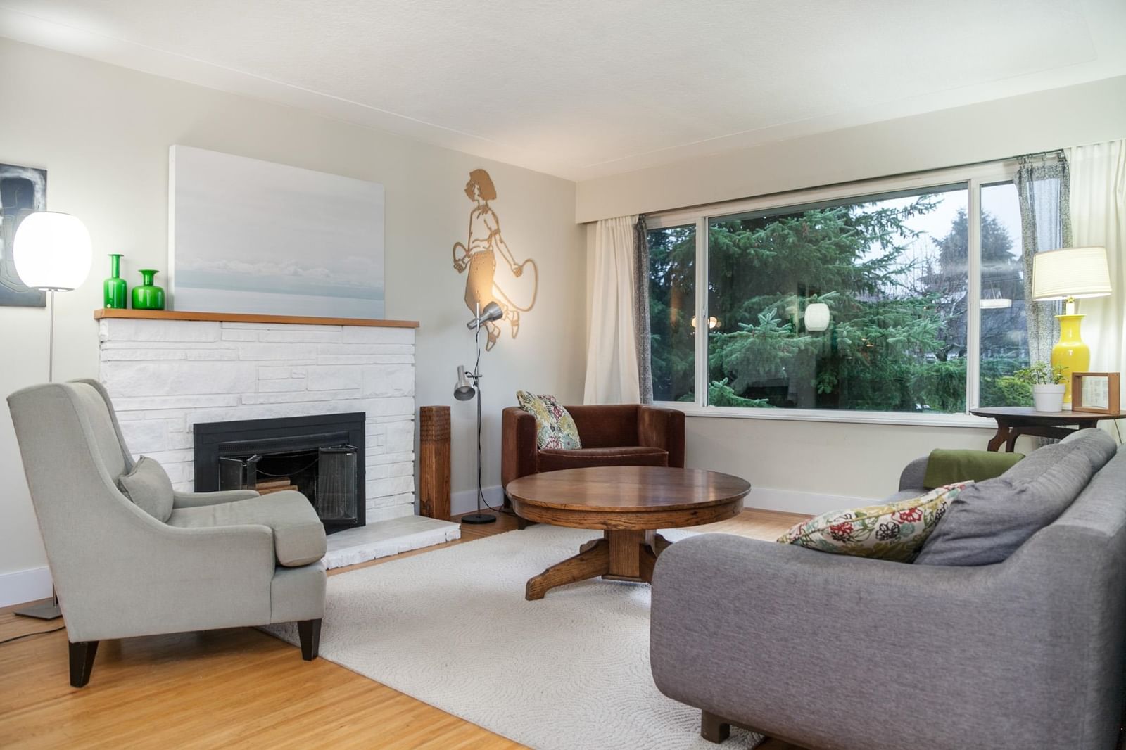 Listing Image 5