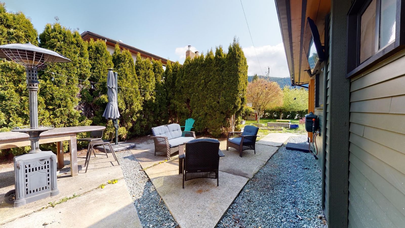 Listing Image 4