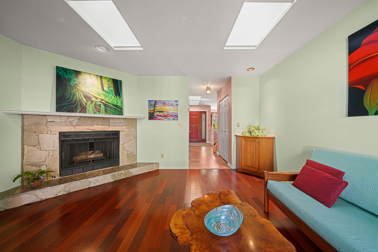 Listing Image 12