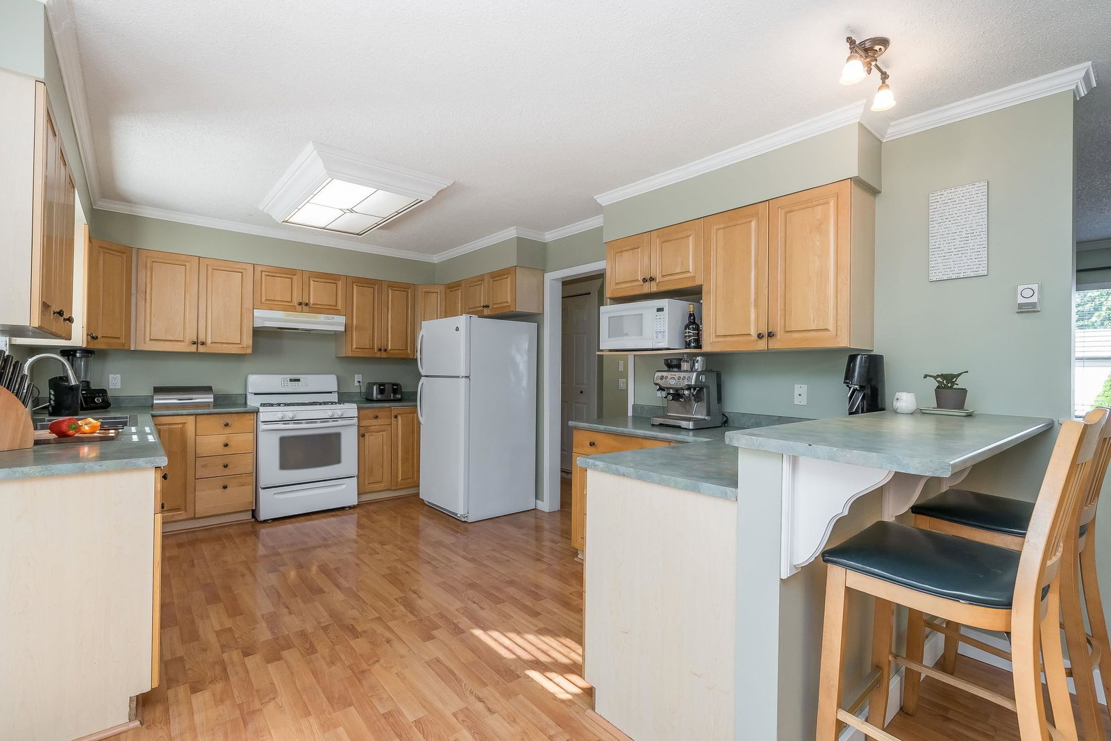Listing Image 12