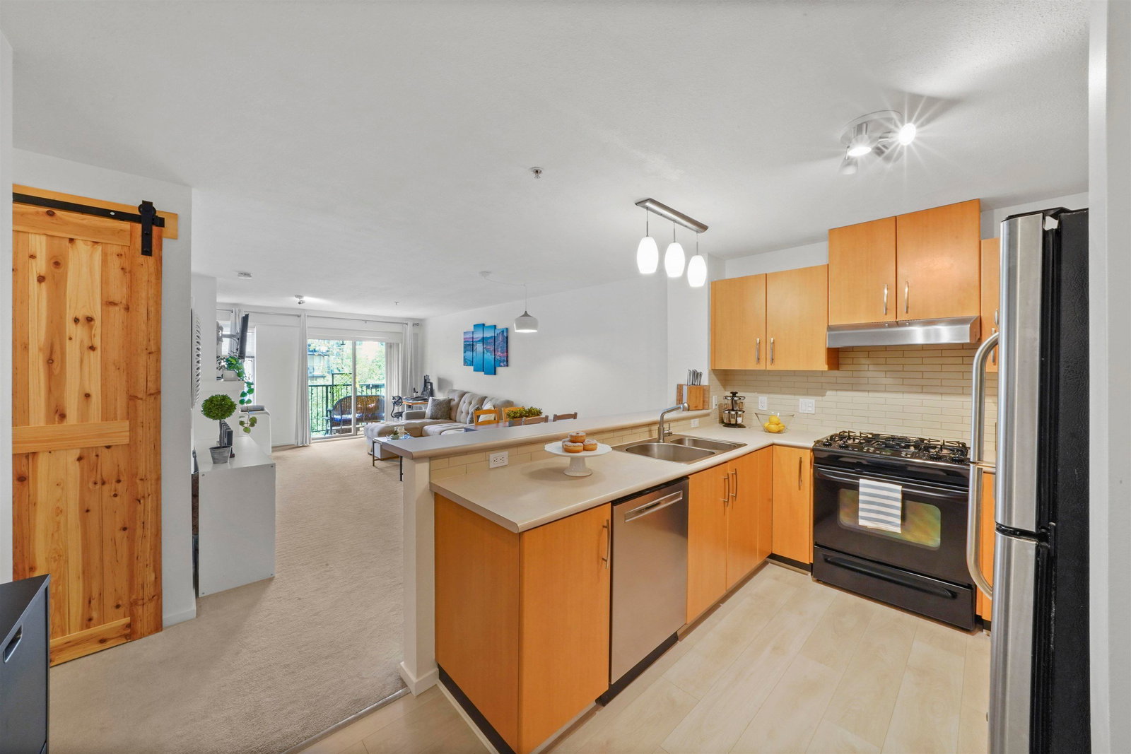 Listing Image 6