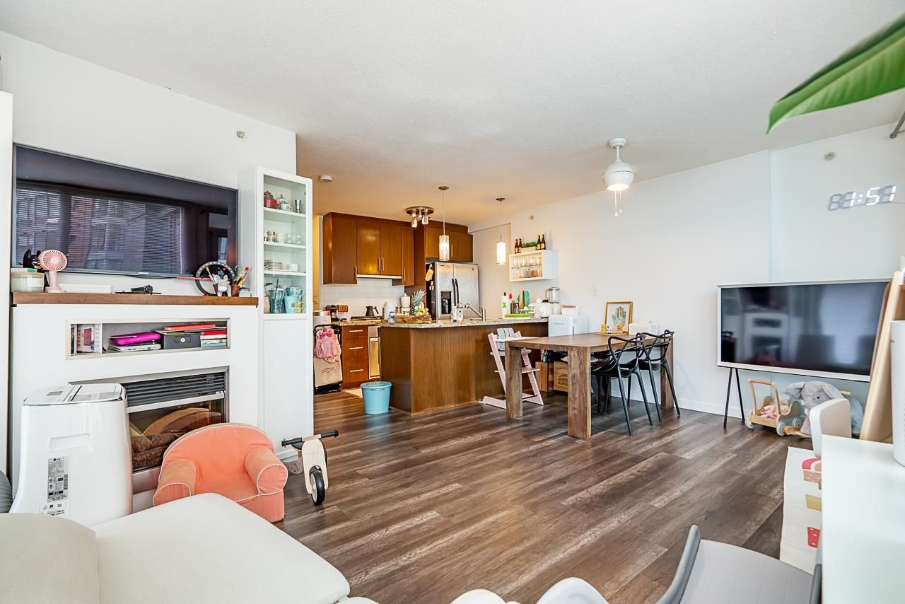Listing Image 11