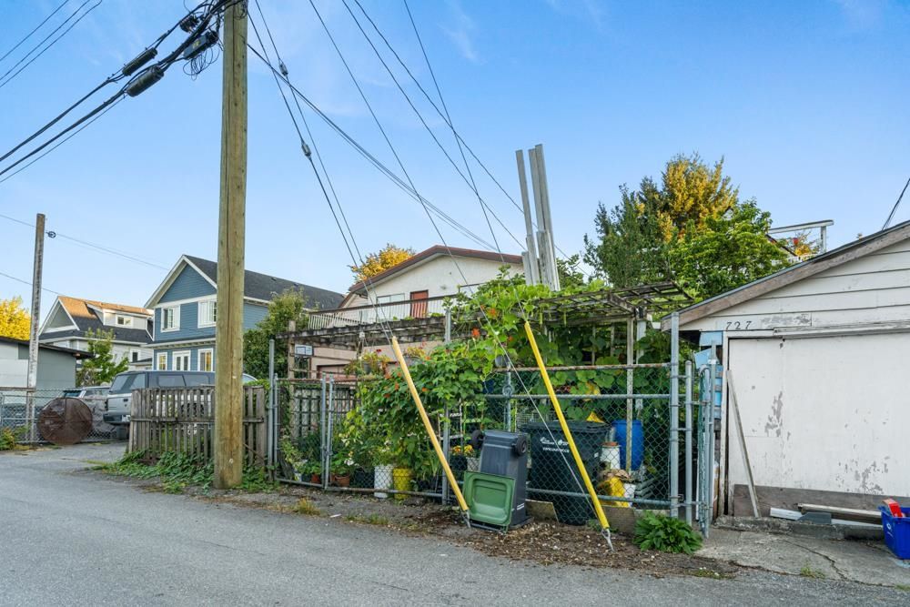 Listing Image 8