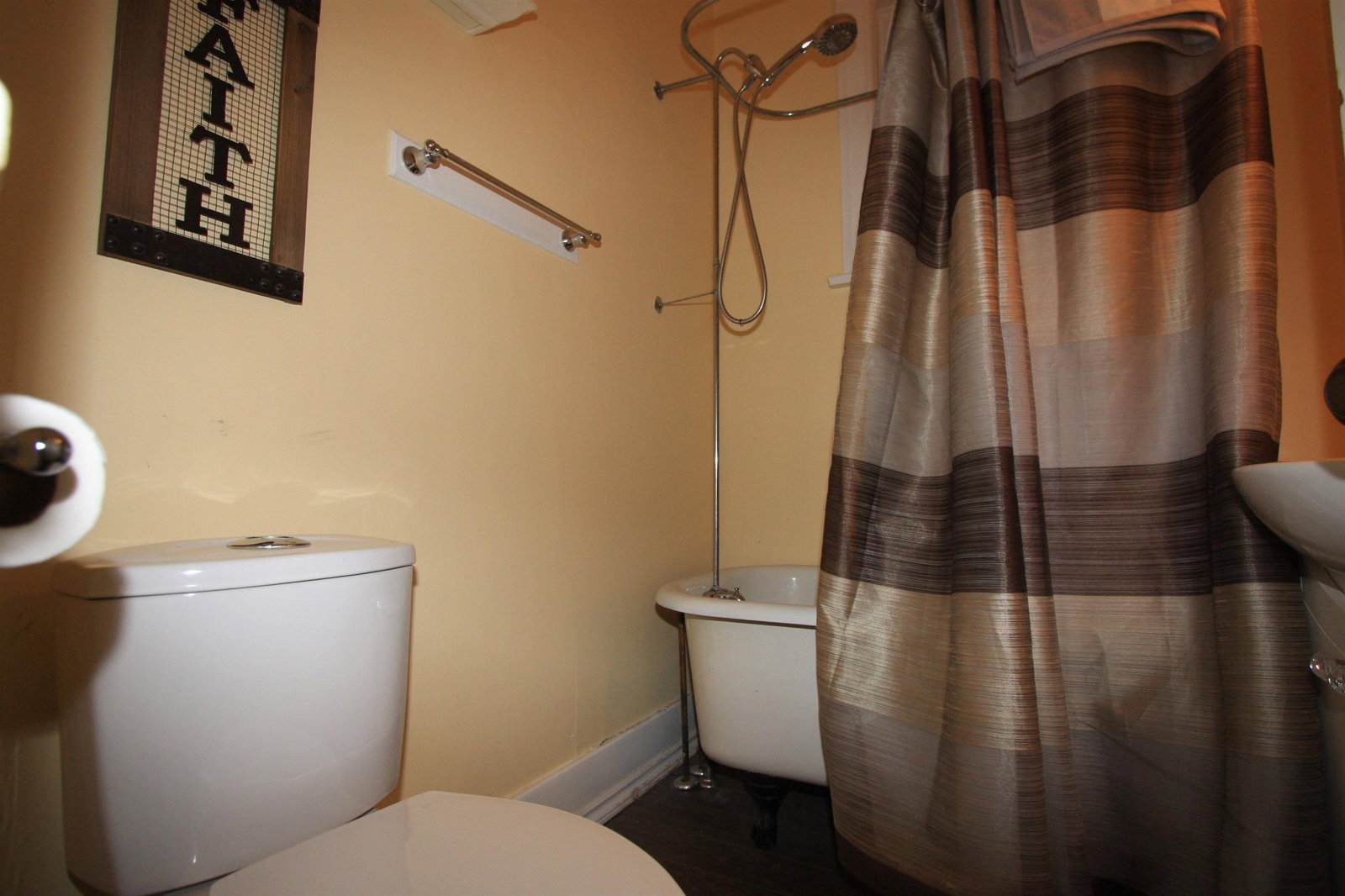 Listing Image 12