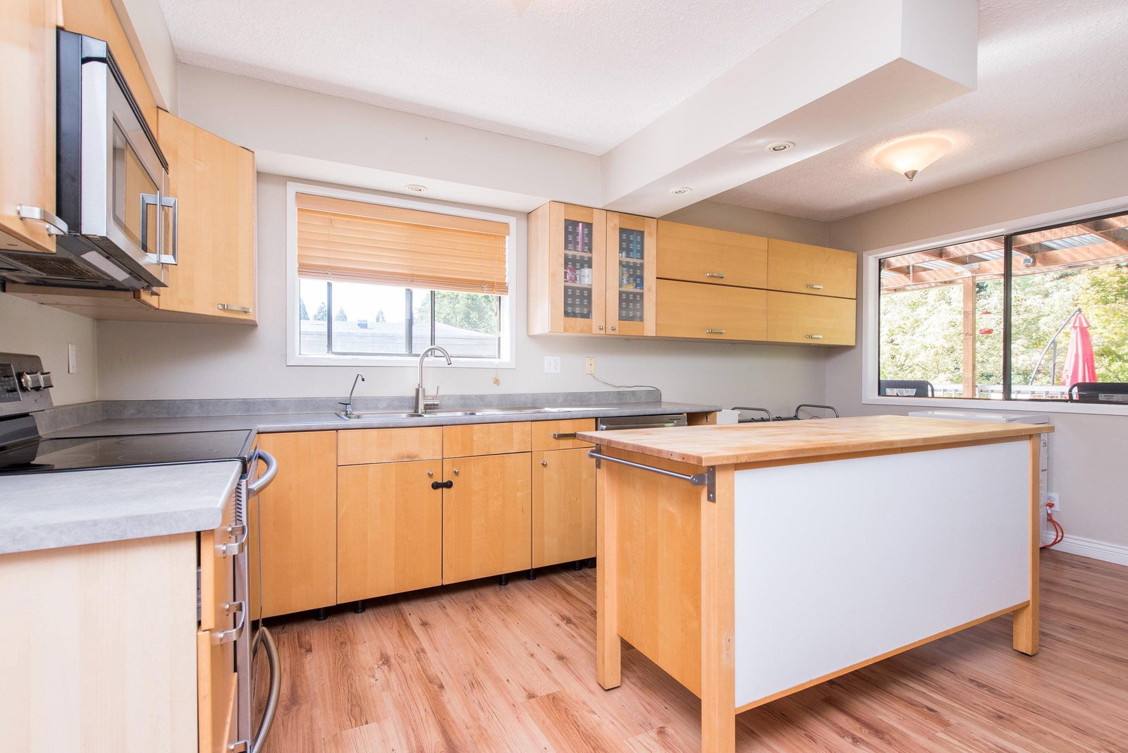 Listing Image 9