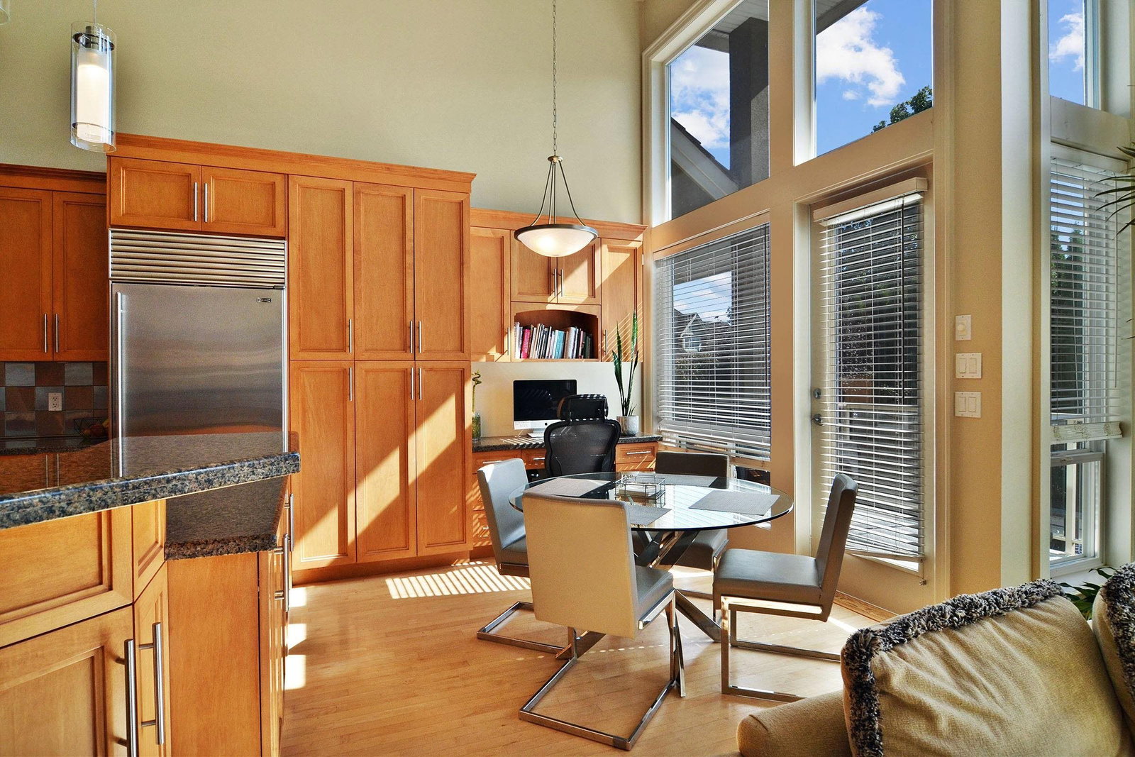 Listing Image 8