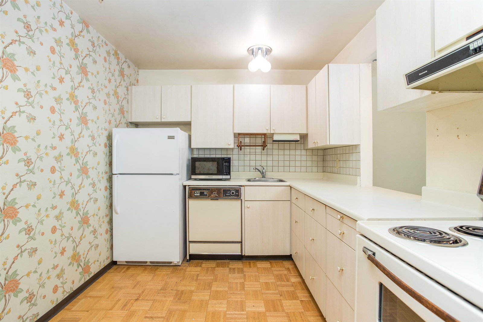 Listing Image 16